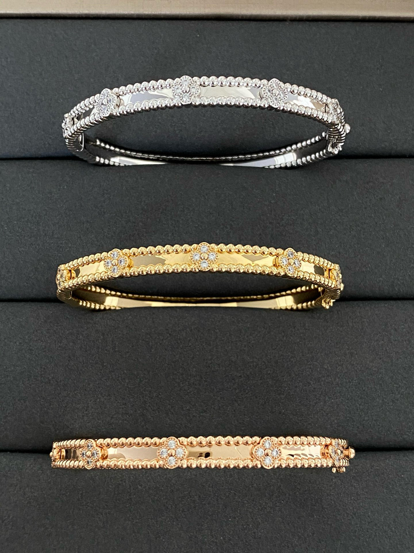 Accessories Necklaces — 294e1f15 angle 1