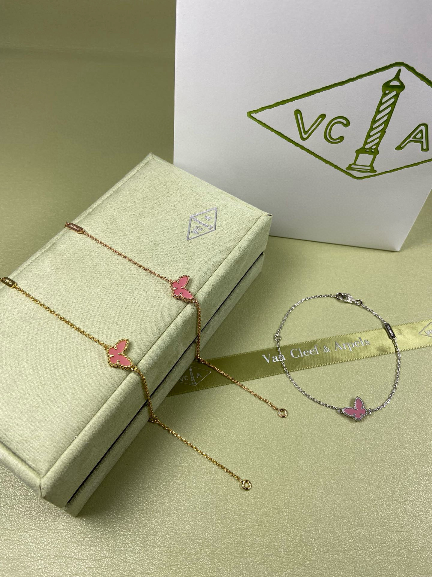 Accessories Necklaces — 487e4f2f angle 1