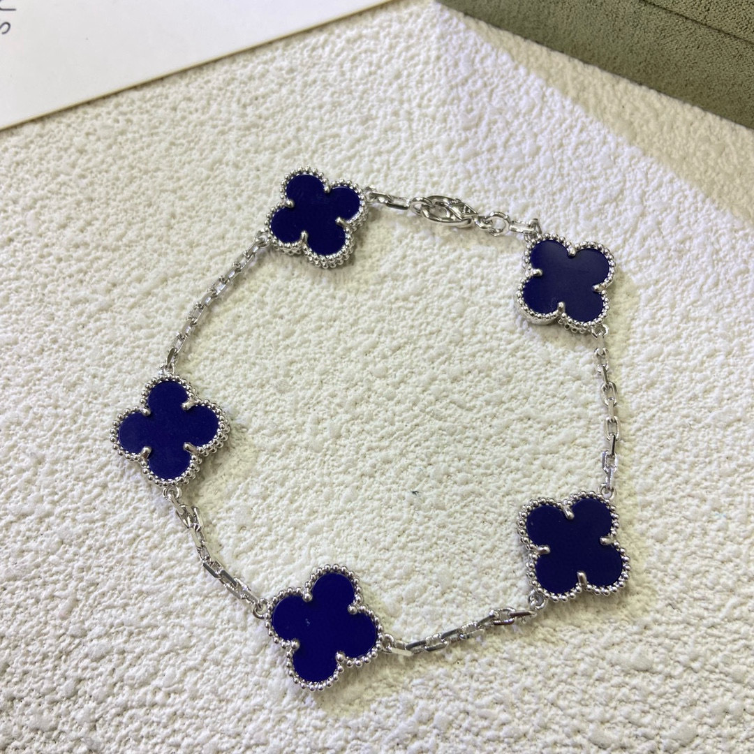Accessories Necklaces — 727d0c4b angle 1