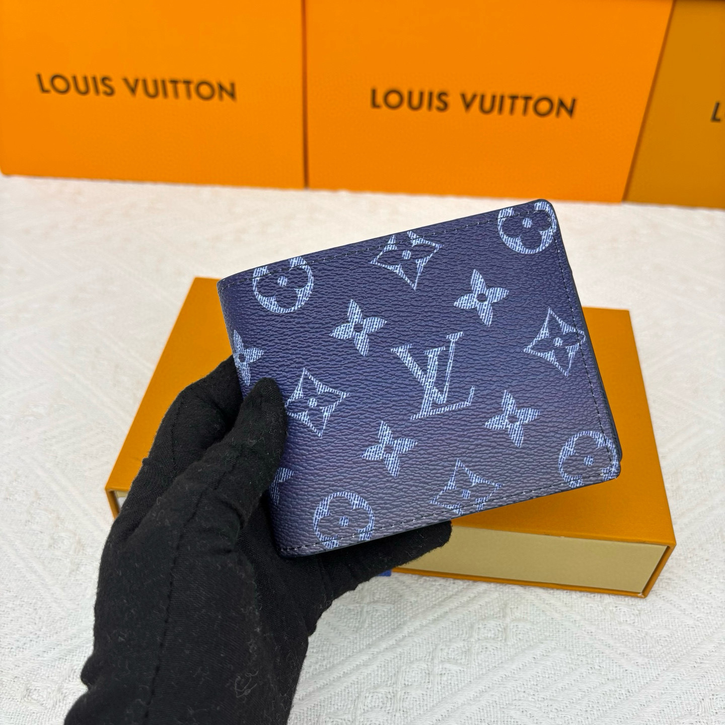 Accessories Wallets — d359039e angle 1