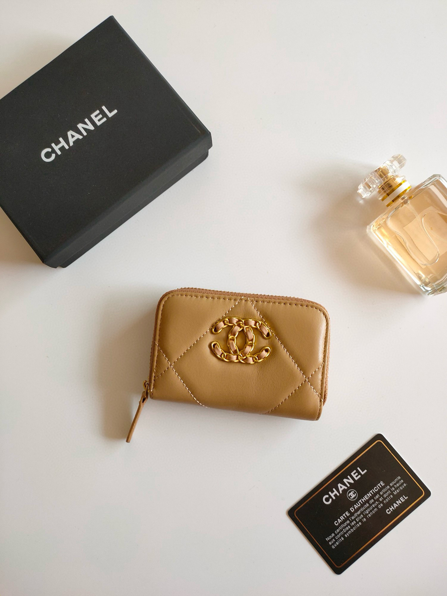 Accessories Womens Wallets — 348ee910 angle 1