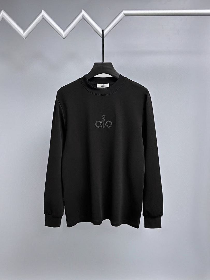 Alo Sweatshirt — 3a588649 angle 1