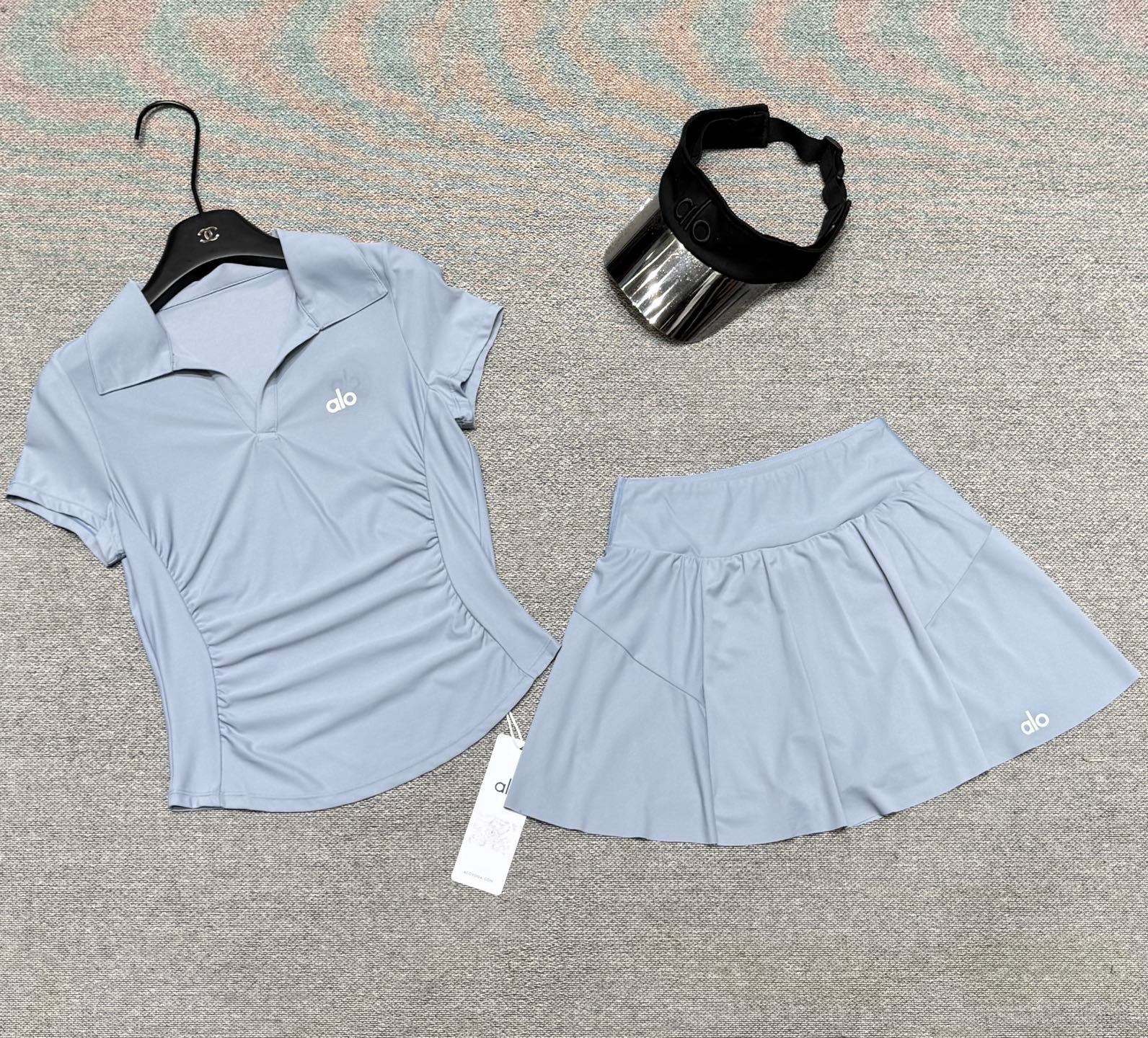 Alo T-Shirt — 76e1c9d1 angle 1
