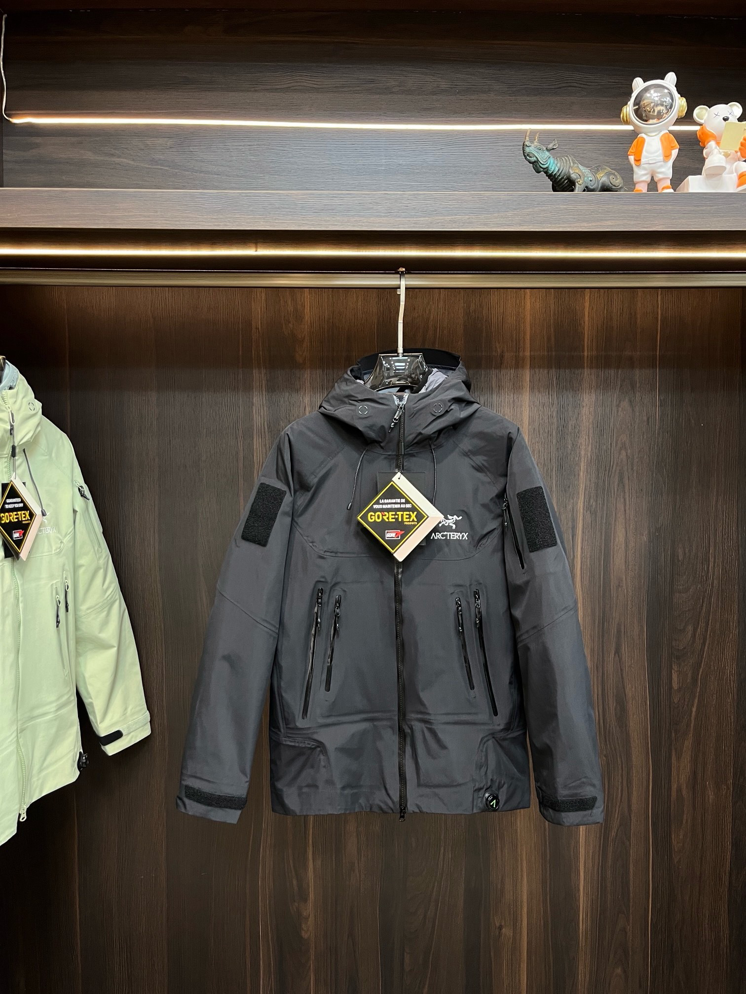 Arc'teryx Hoodie — 9444ddb0 angle 1