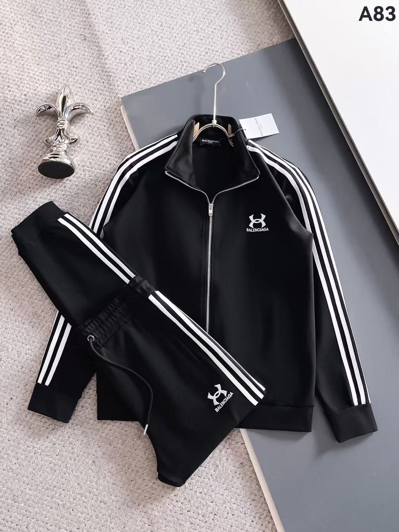 Balenciaga Hoodie — 54e8f182 angle 1