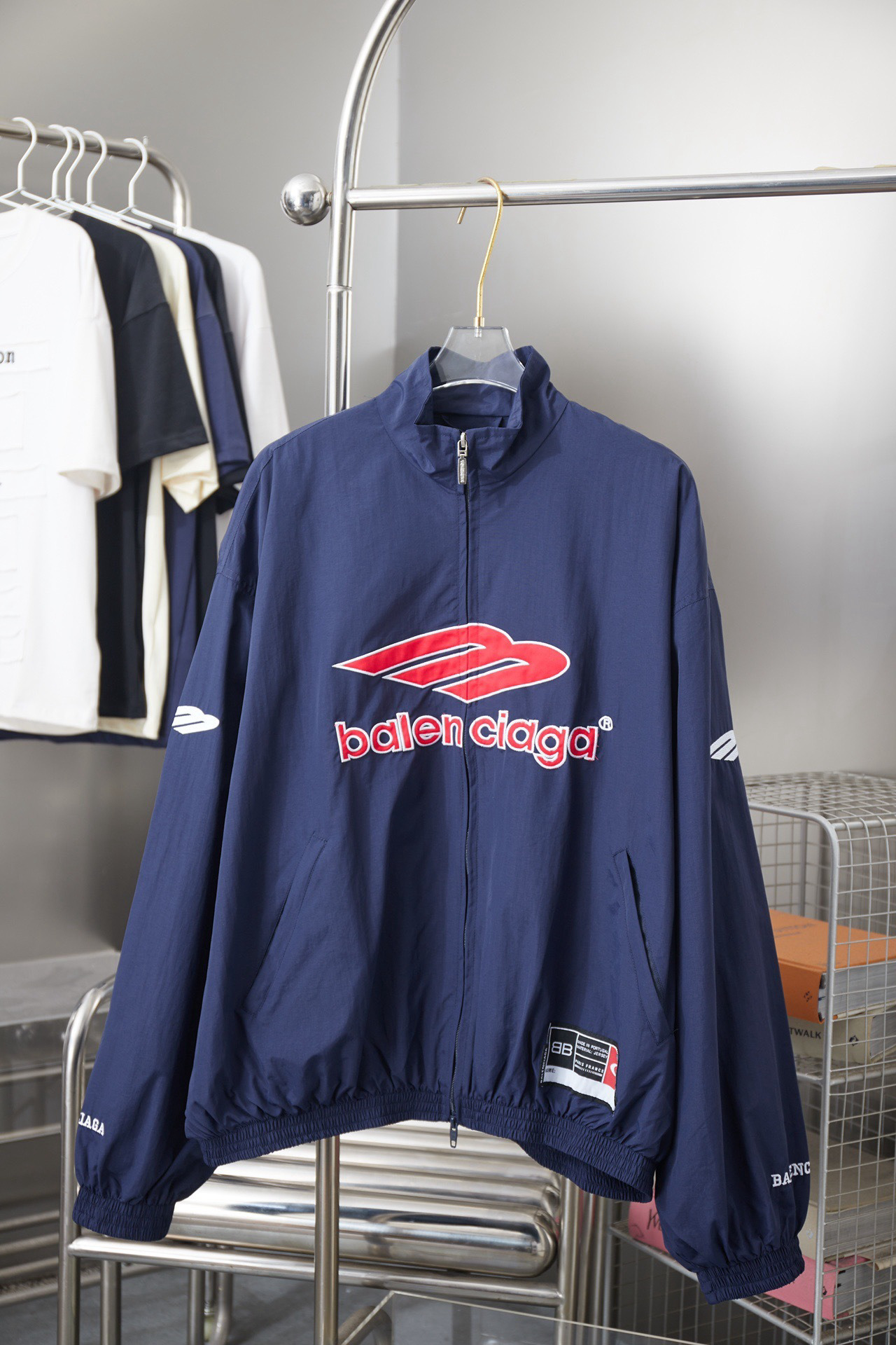 Balenciaga Hoodie — 6cbfd3e3 angle 1