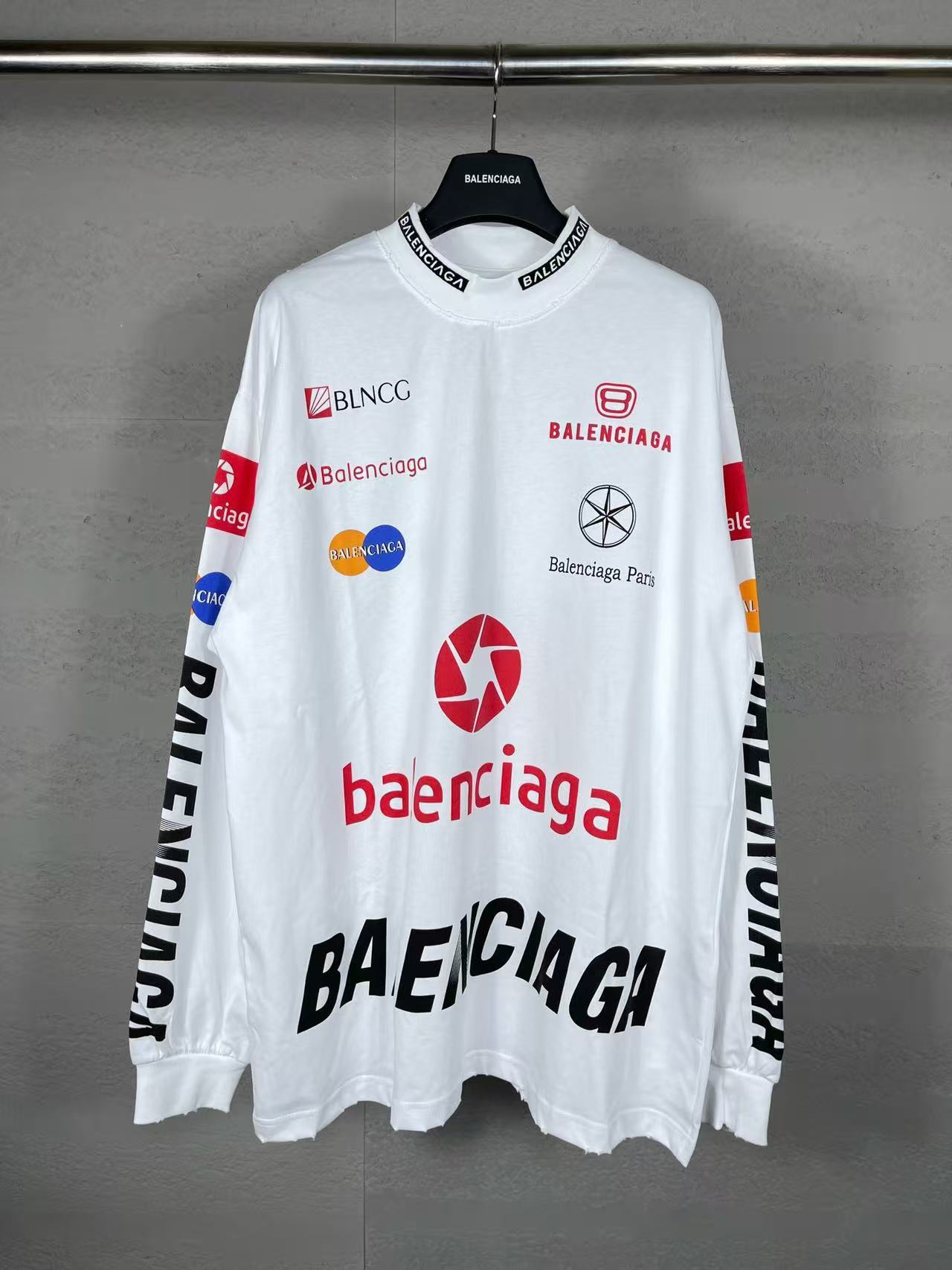 Balenciaga Hoodie — a4bed6ed angle 1