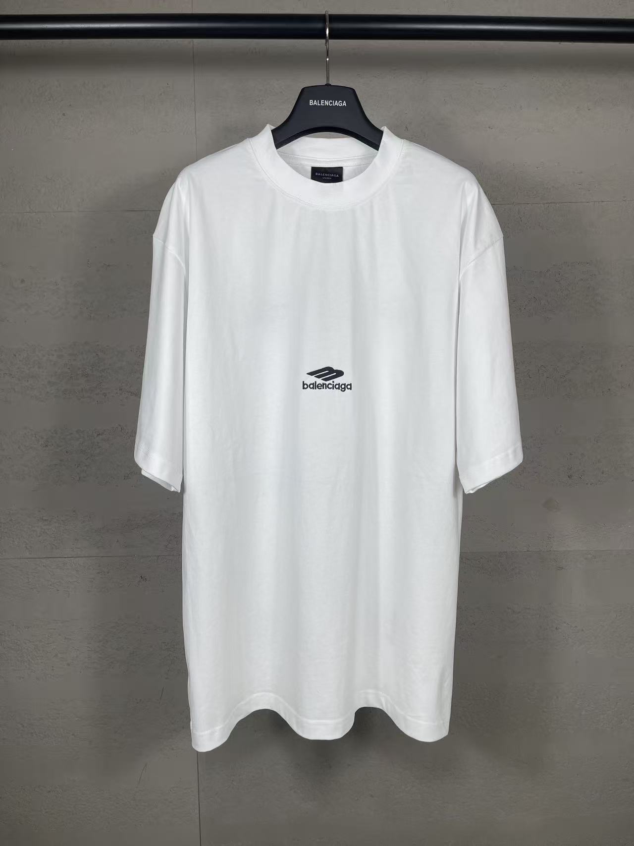 Balenciaga Shirts — 3dd1b6fa angle 1