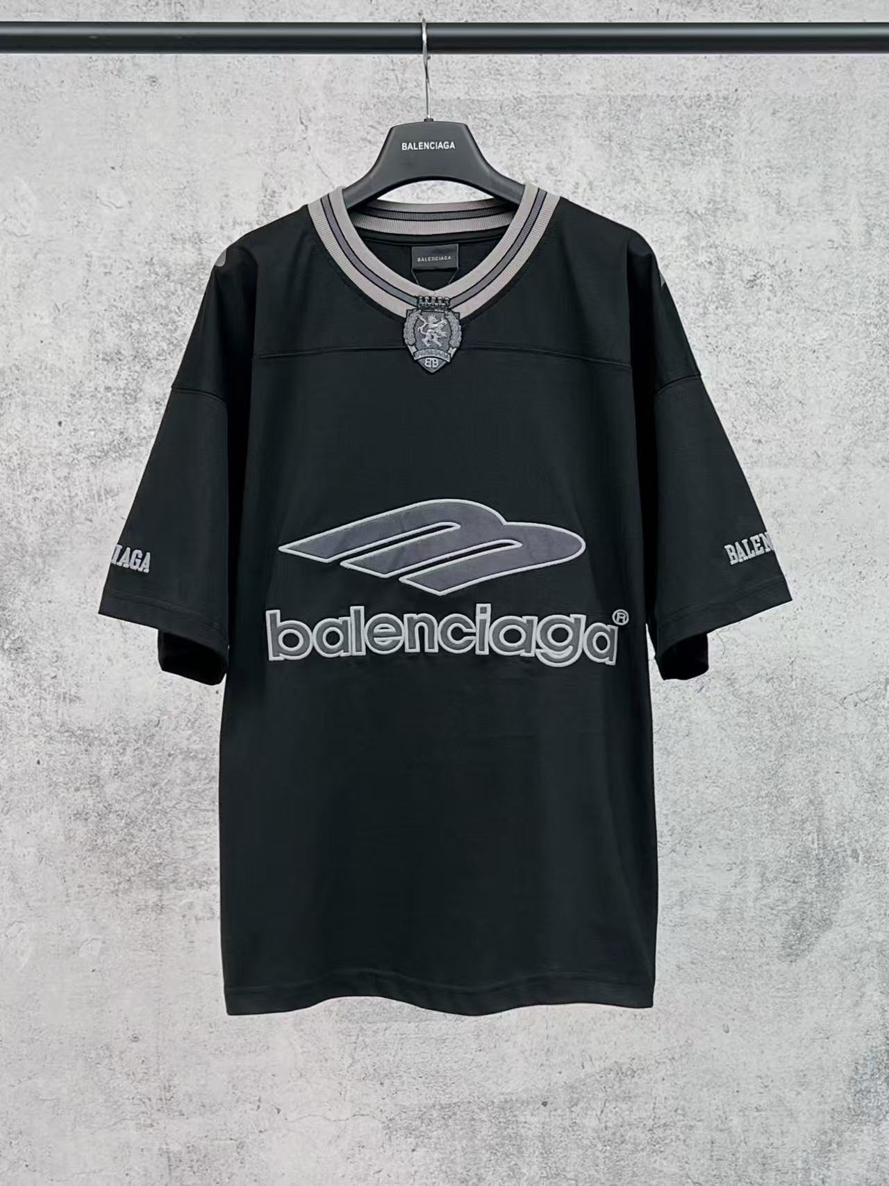Balenciaga Shirts — f8fdd409 angle 1