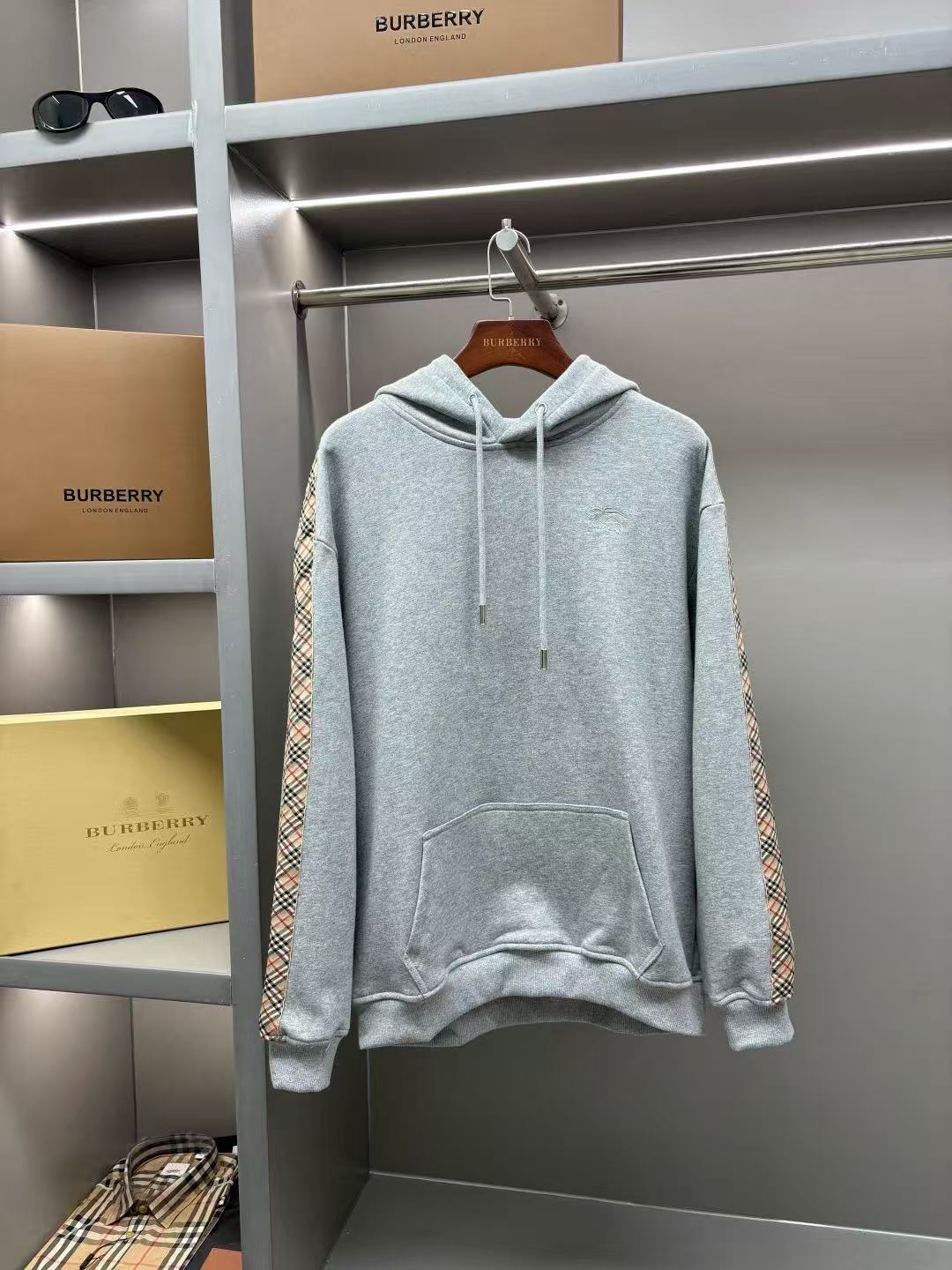 Burberry Hoodie — 41a12c00 angle 1