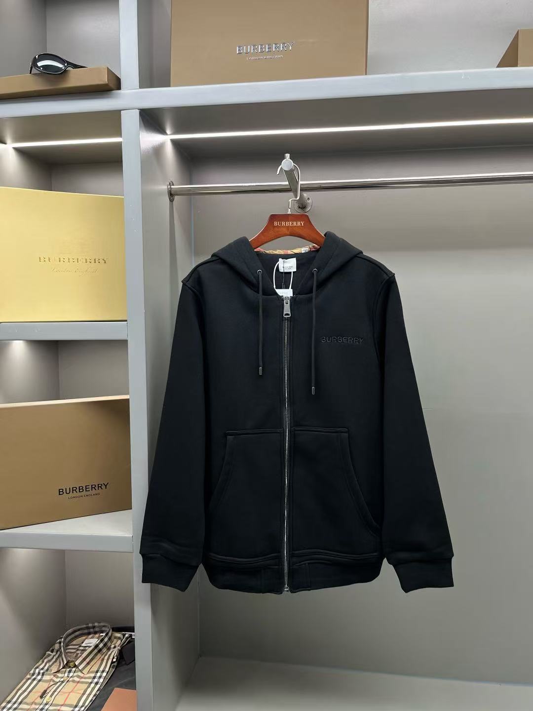 Burberry Hoodie — f2b77d01 angle 1