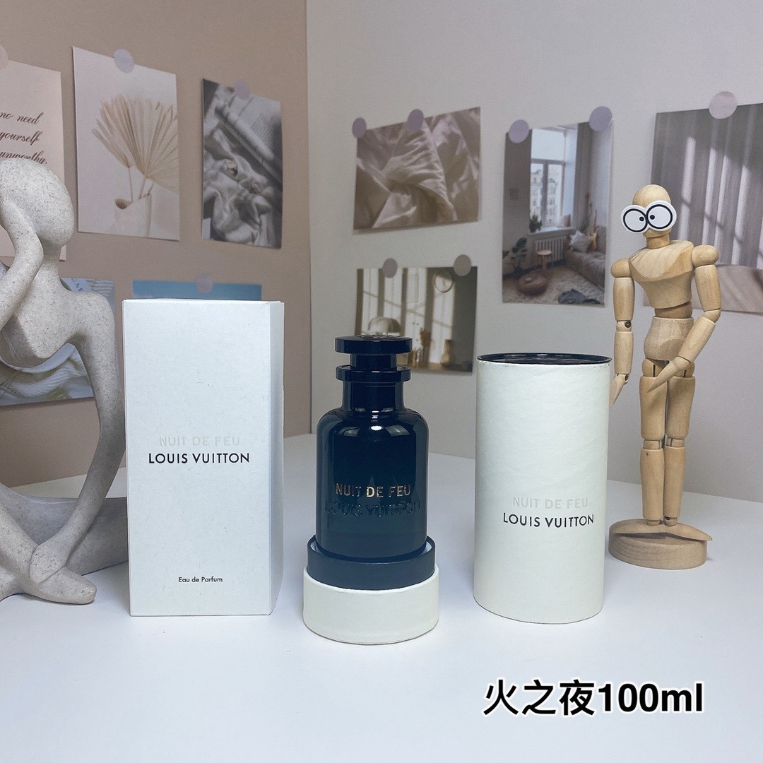 Cologne ef7569bc Angle 1