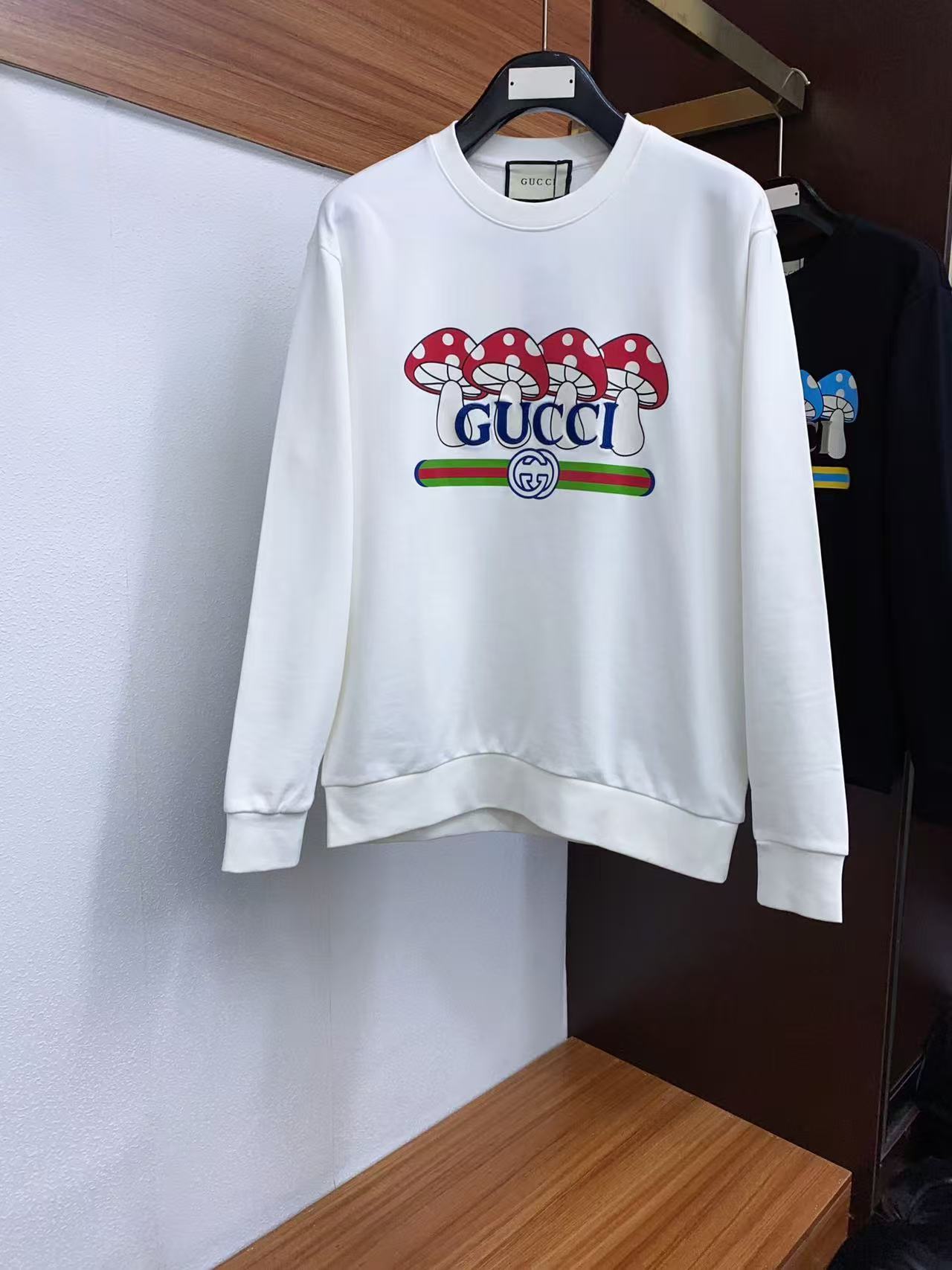 Gucci Hoodie — 863ecc99 angle 1