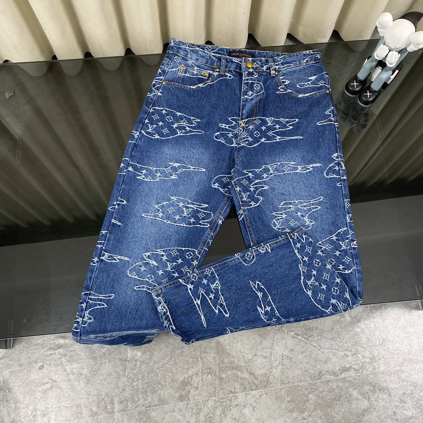 Louis Vuitton Hoodie — 013d0b1a angle 1
