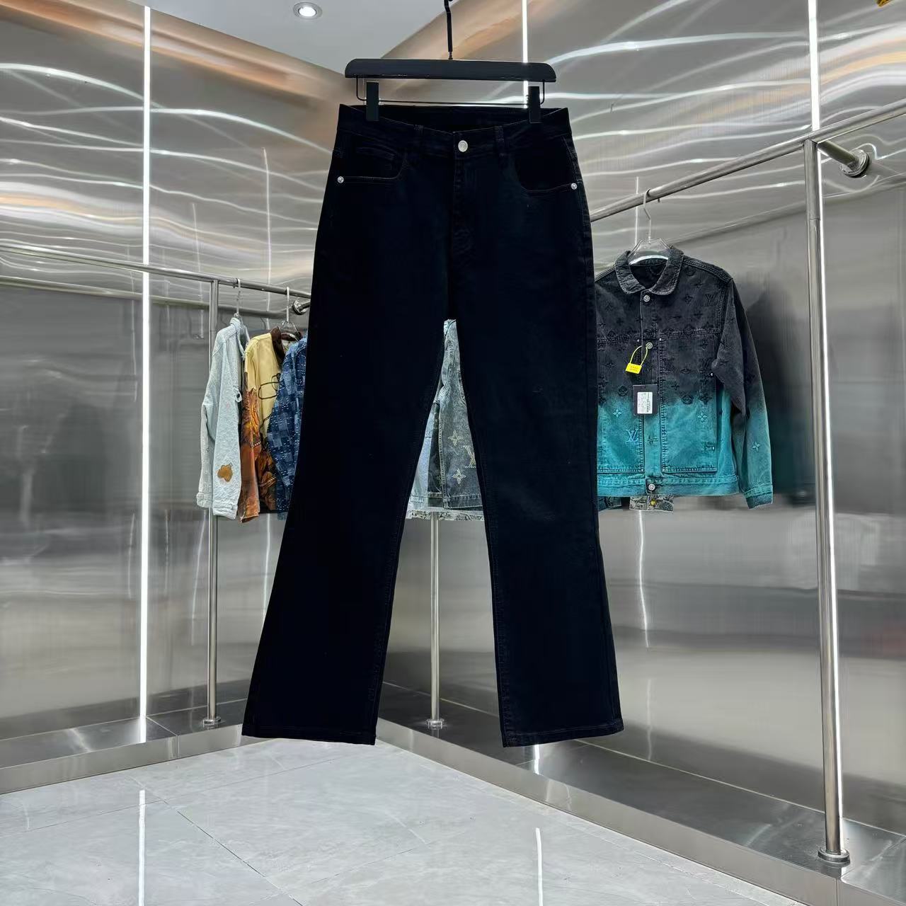 Louis Vuitton Pants — 4e7c6726 angle 1