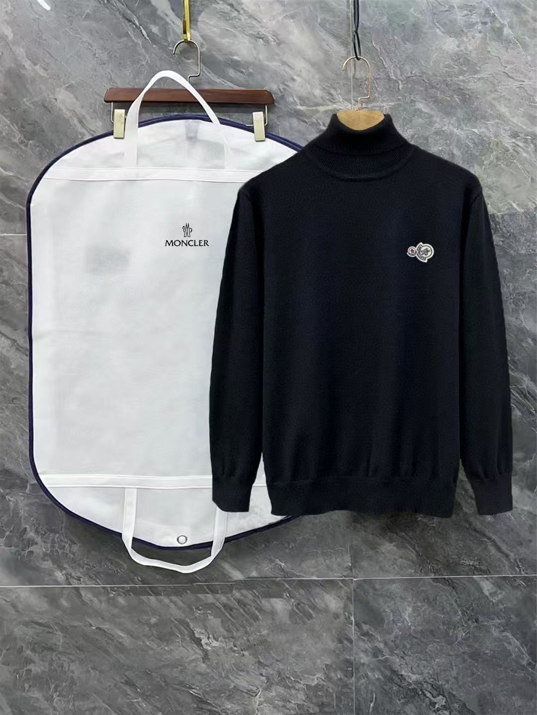 Moncler All — 1357502f angle 1