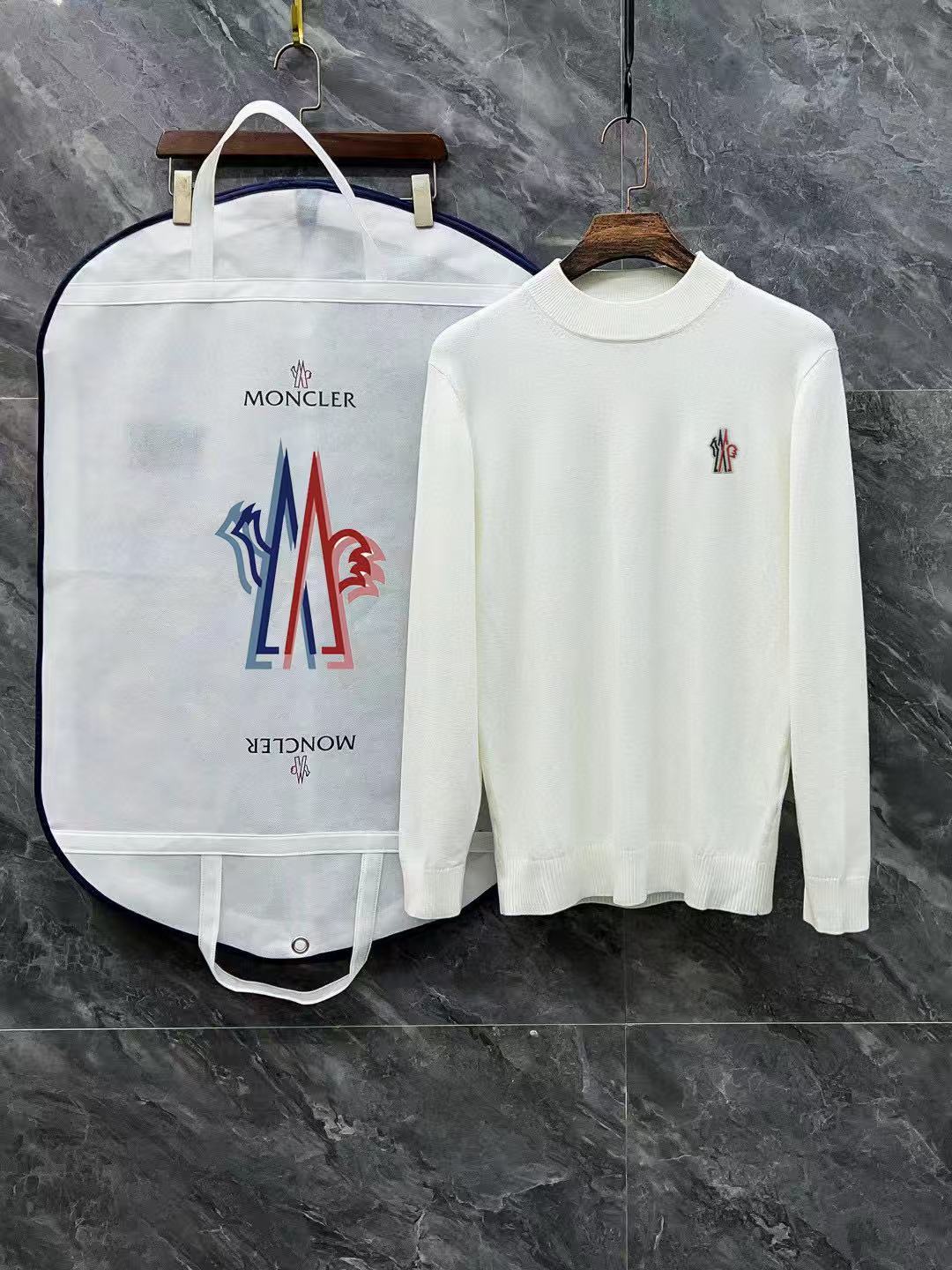 Moncler All — 3c6cf5a9 angle 1