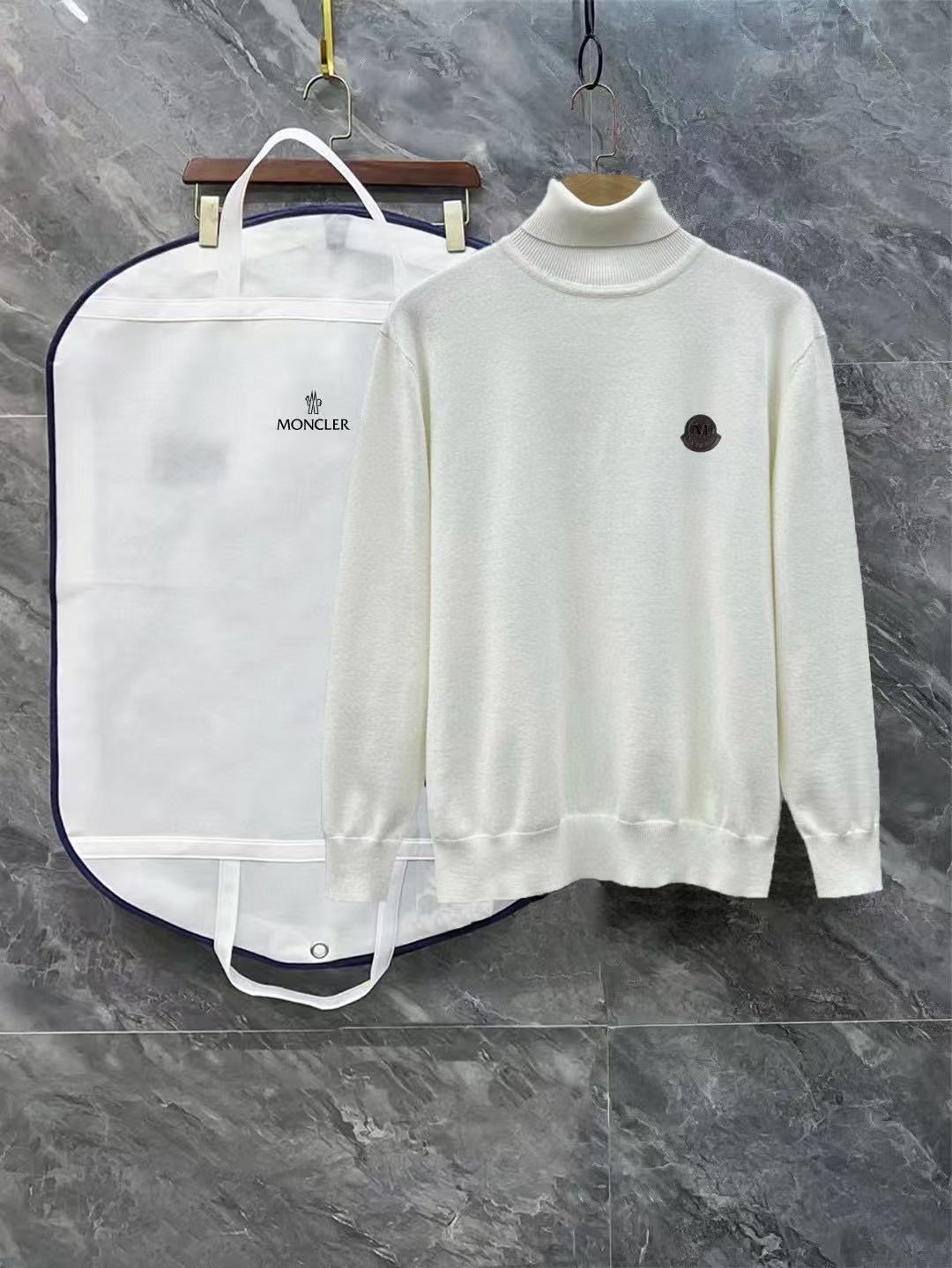 Moncler All — 4d8cb572 angle 1