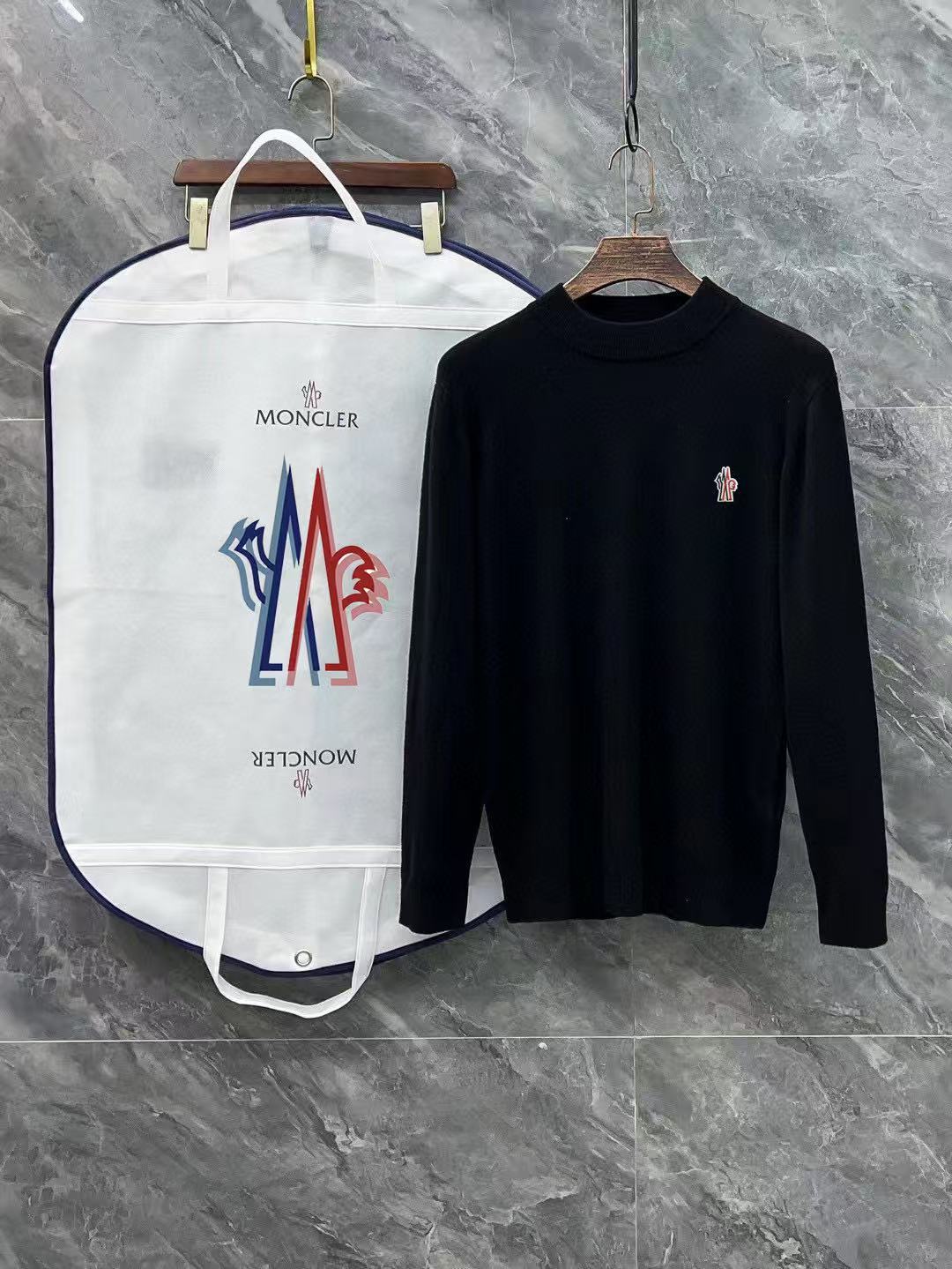 Moncler All — d0c0d94d angle 1