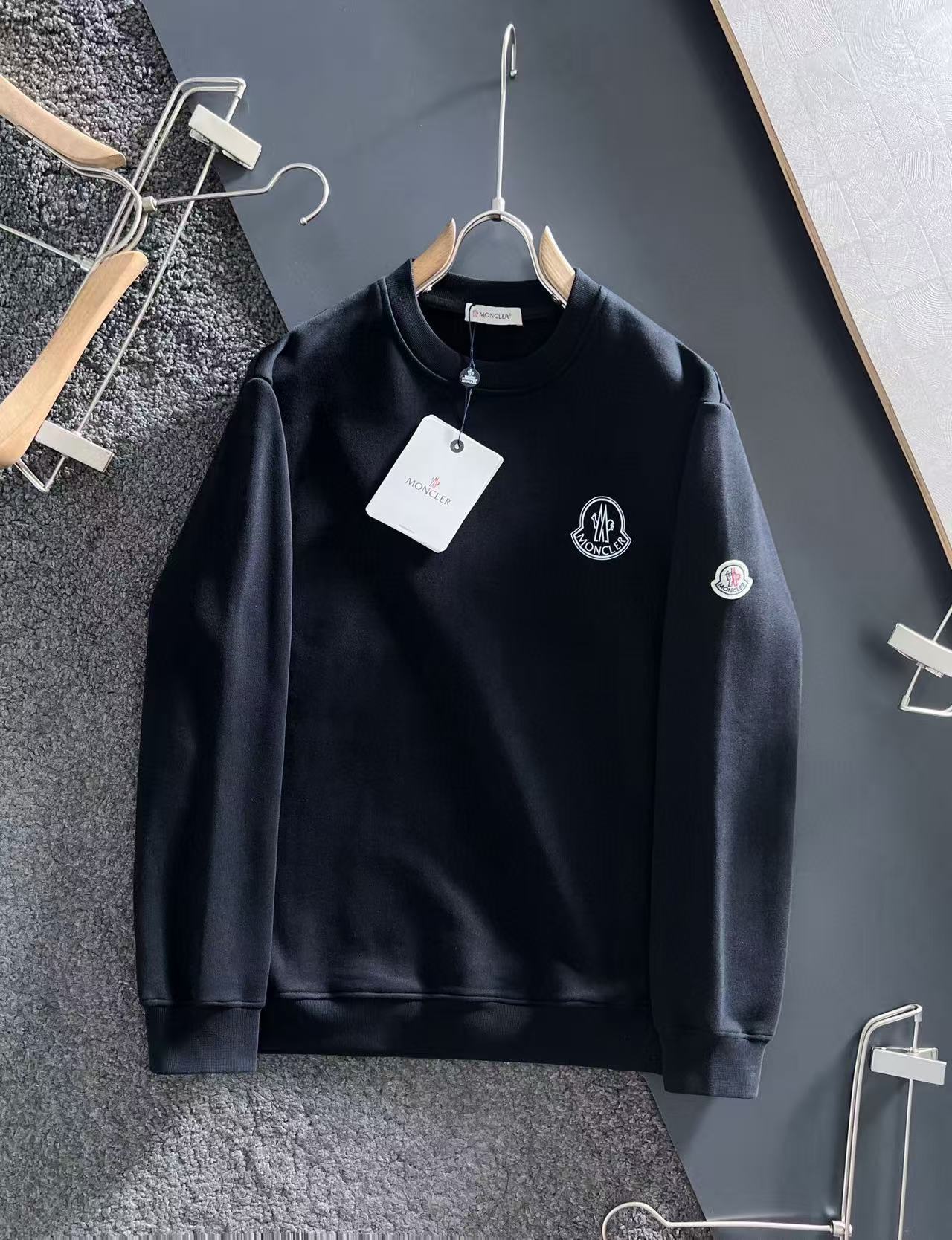Moncler All — fb3452eb angle 1