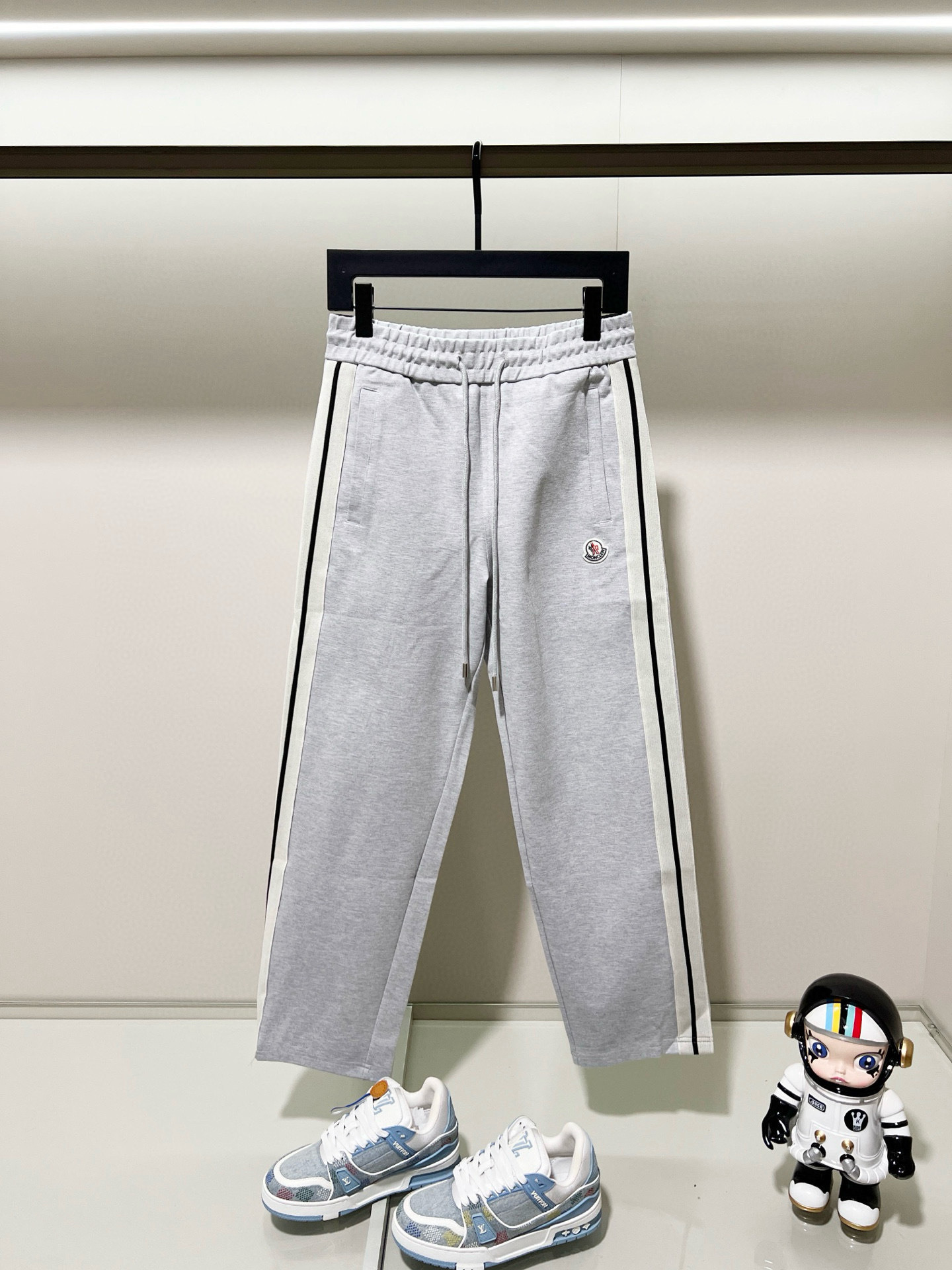 Moncler Hoodie — 95e54314 angle 1