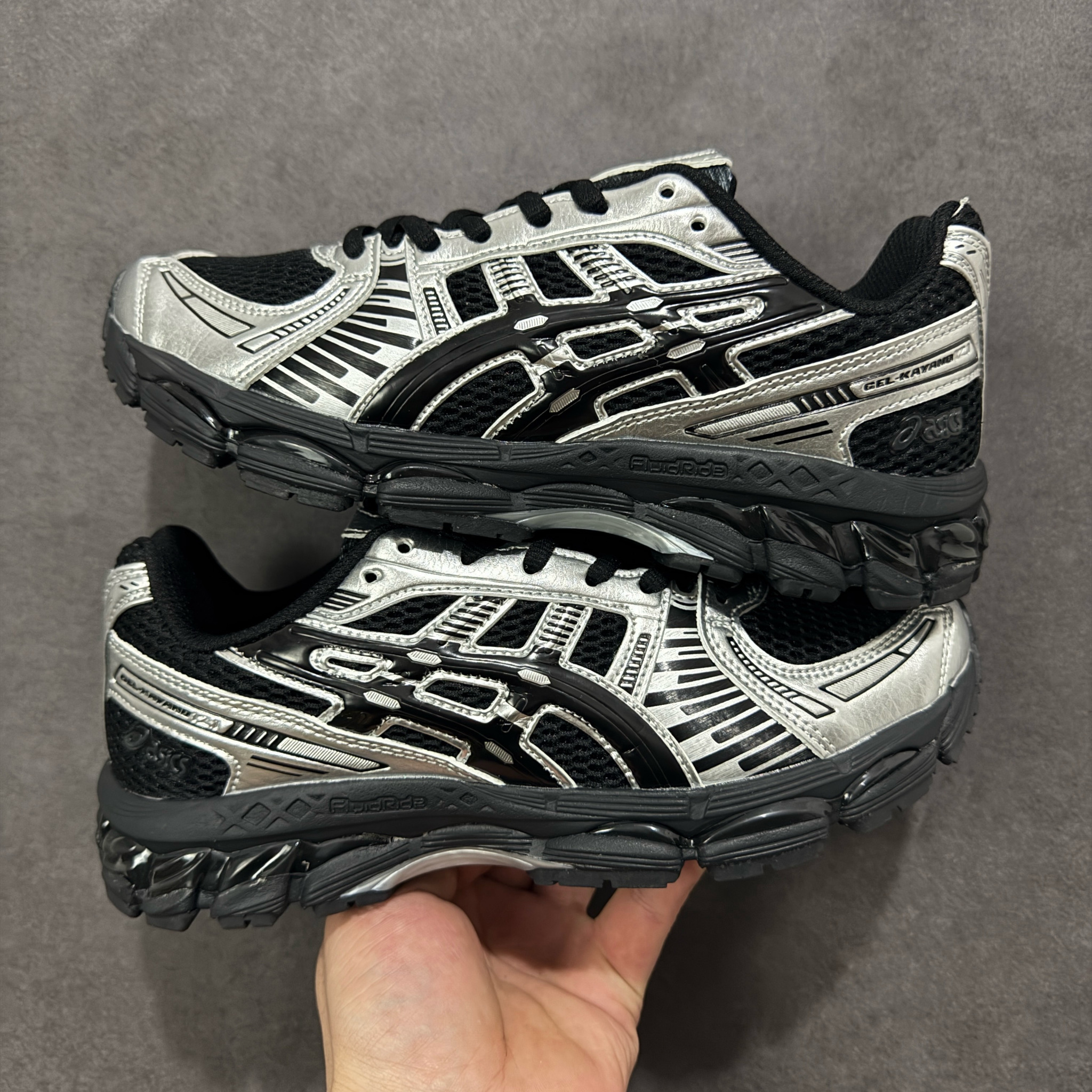 Shoe Ascics — 12547dbf angle 1