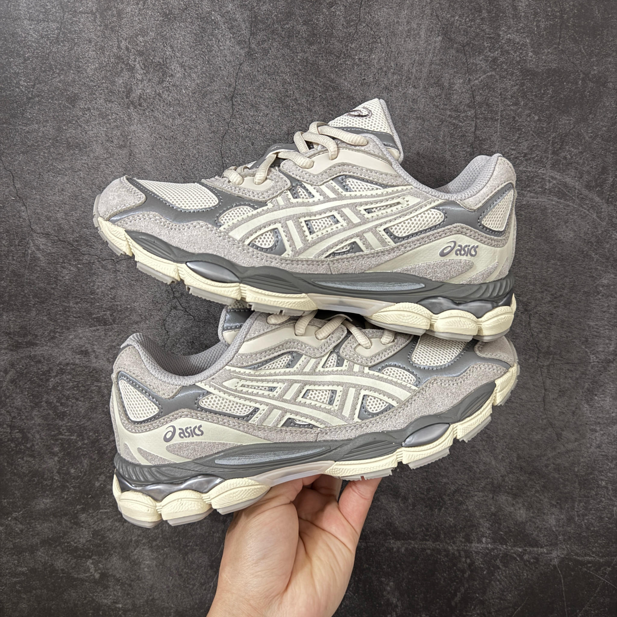Shoe Ascics — 22672eb0 angle 1