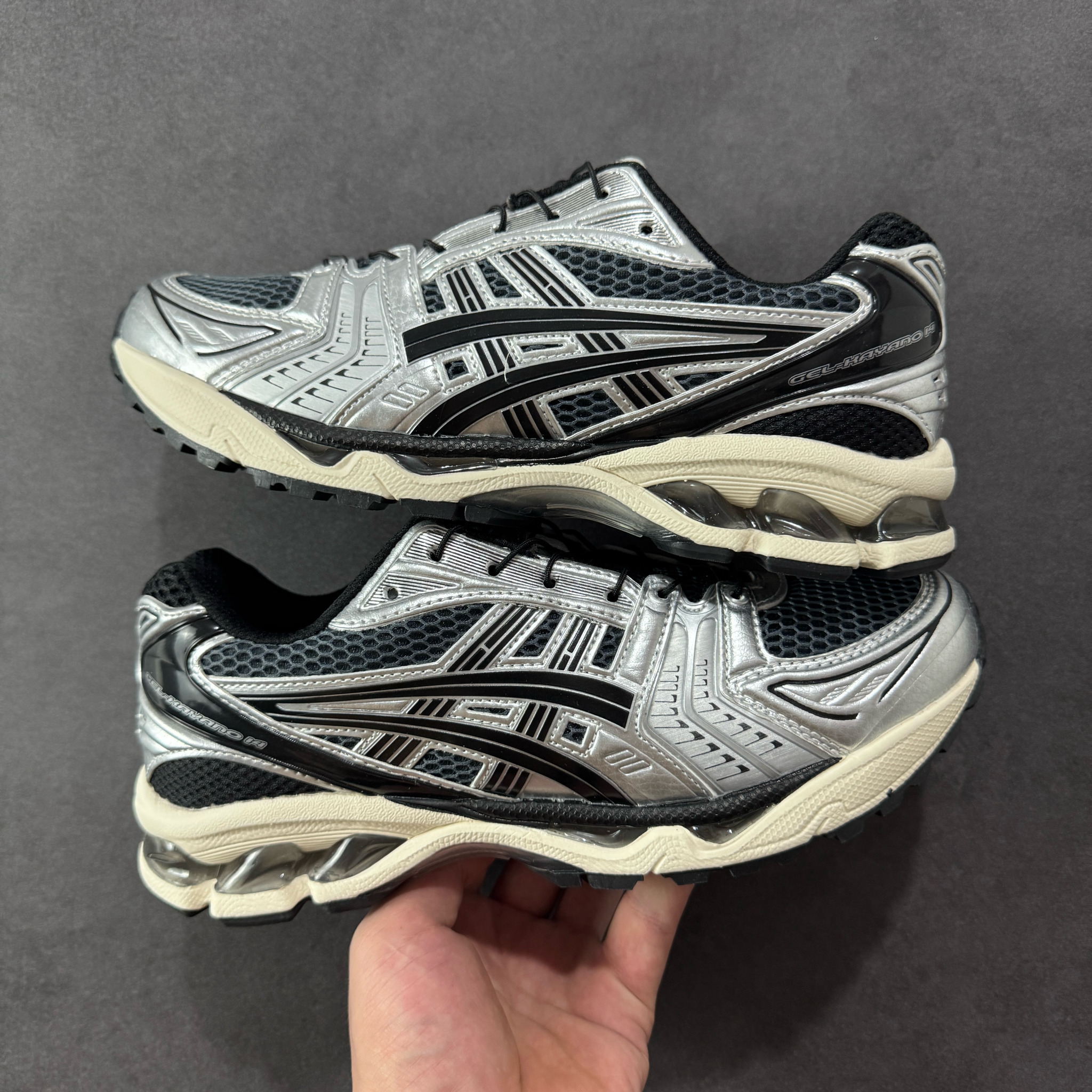Shoe Ascics — 283c052a angle 1