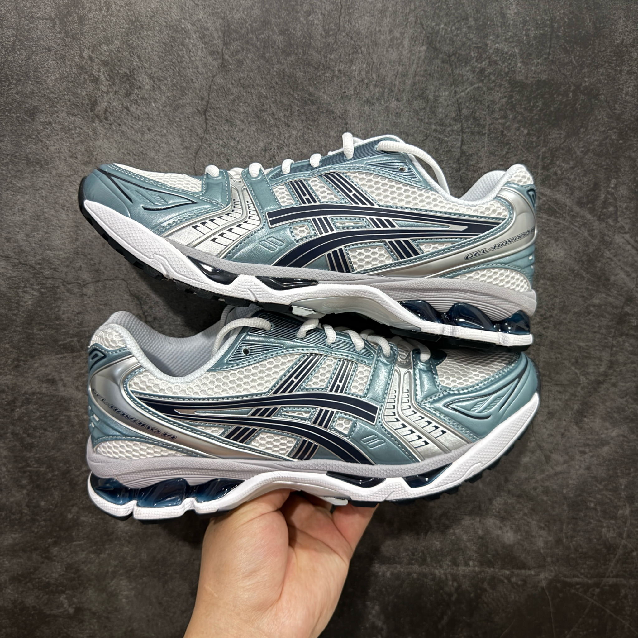 Shoe Ascics — 4fa01218 angle 1