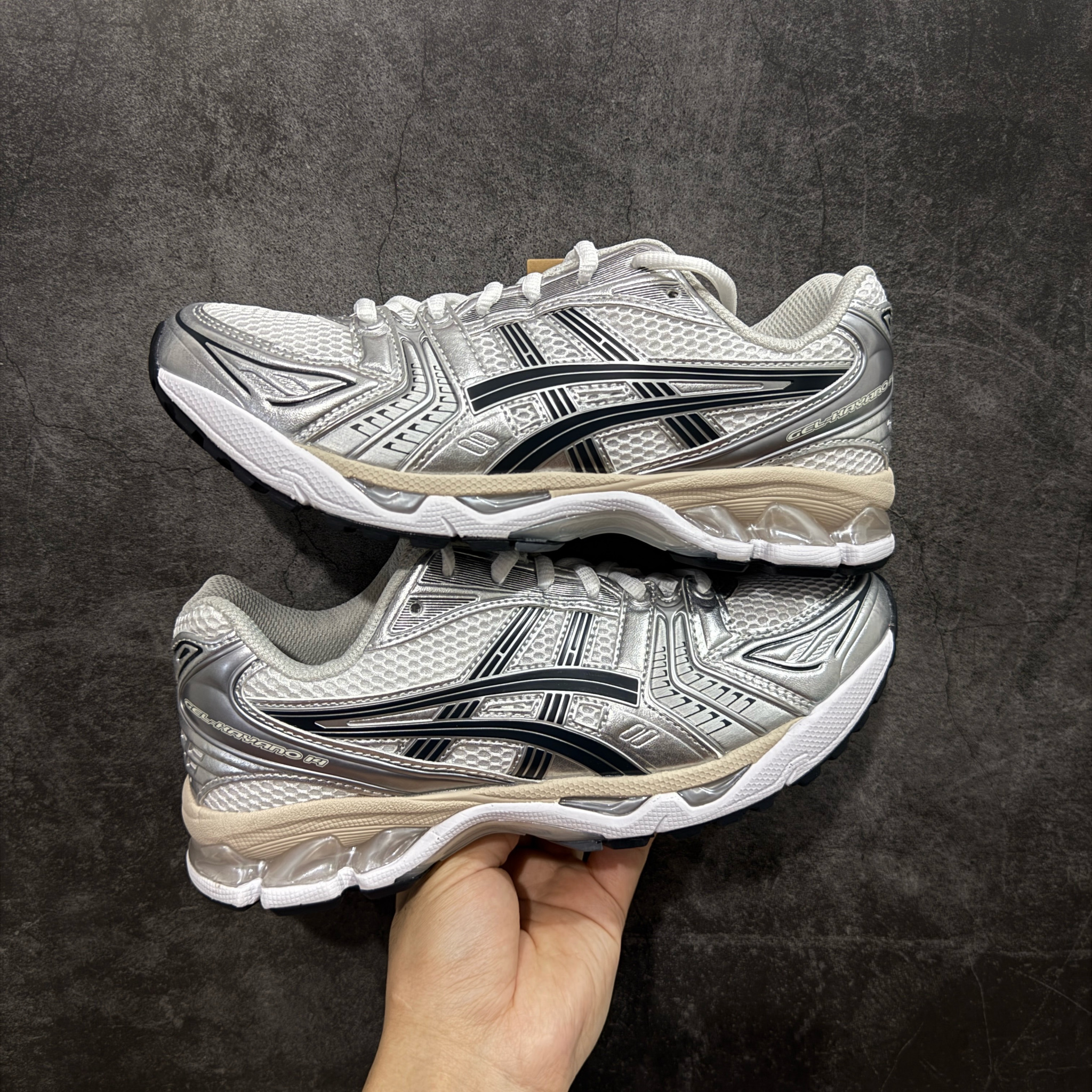 Shoe Ascics — a84ac85c angle 1