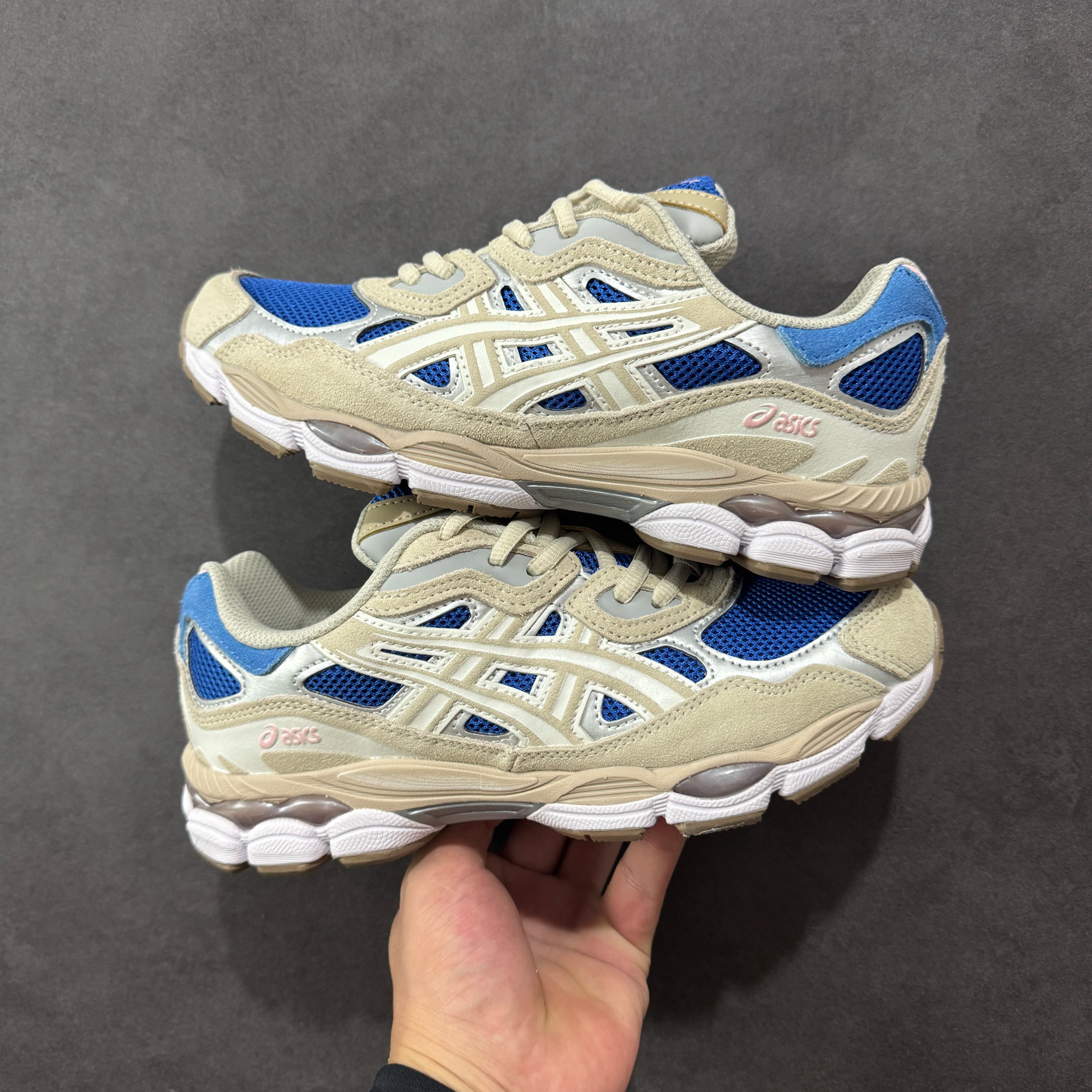 Shoe Ascics — ac64a634 angle 1