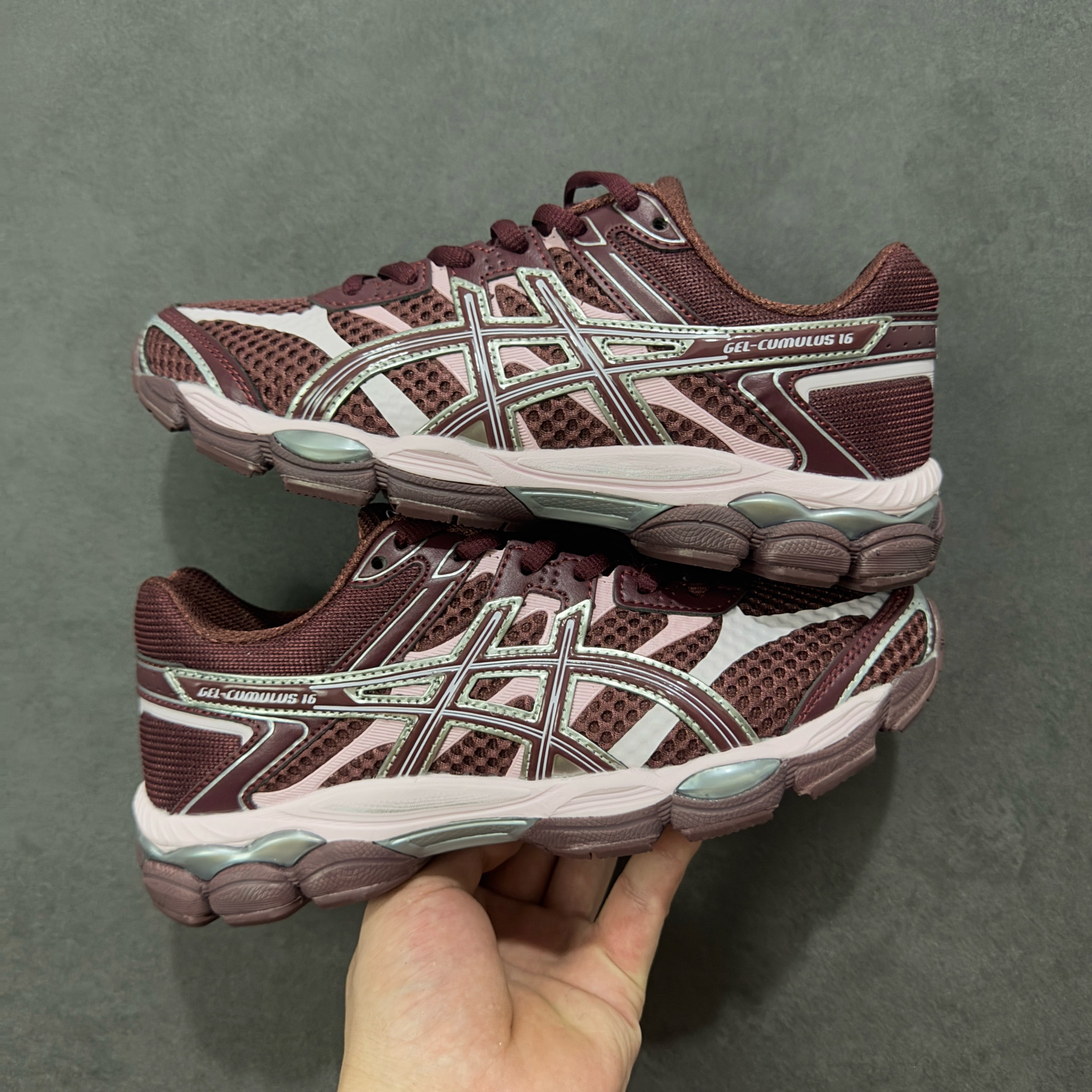 Shoe Ascics — e1b540c2 angle 1