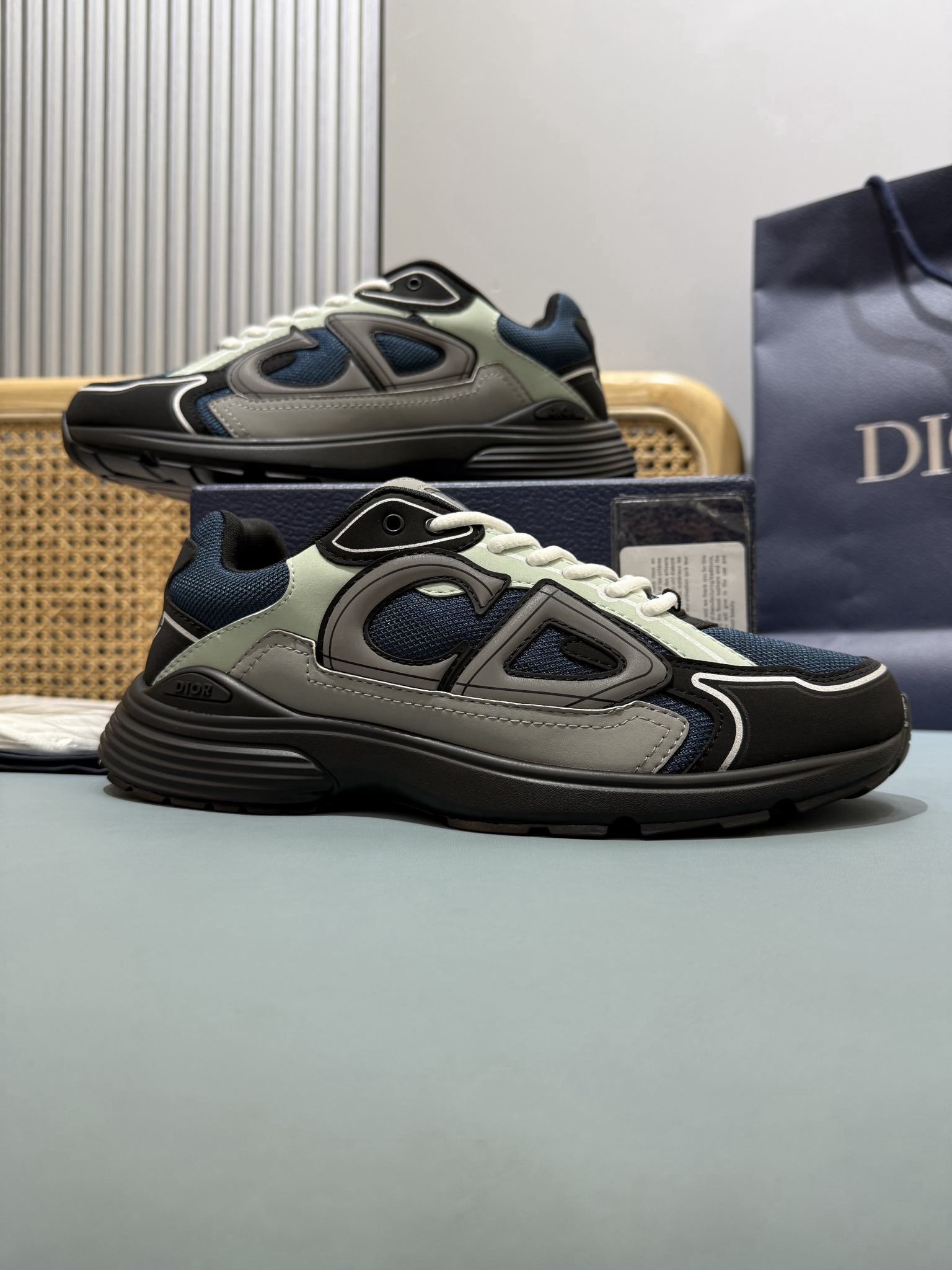 Shoe Dior Shoes — d1bc61af angle 1