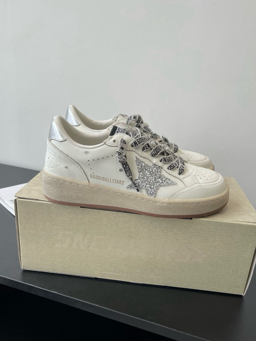 Shoe Golden Goose shoes — e05b7030 angle 1
