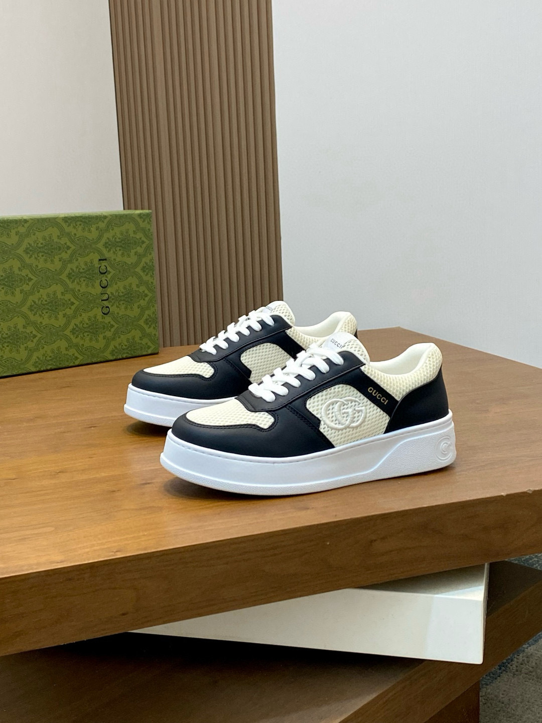 Shoe GUCCI shoes — cc8a86b8 angle 1