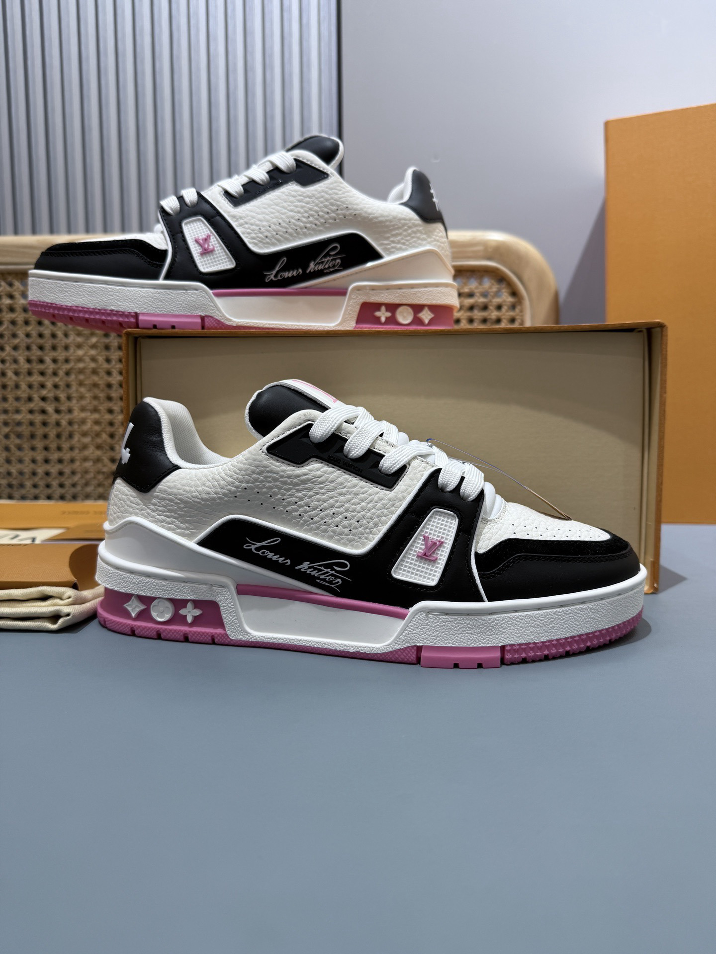 Shoe Louis Vuitton Shoes — d88aae1c angle 1