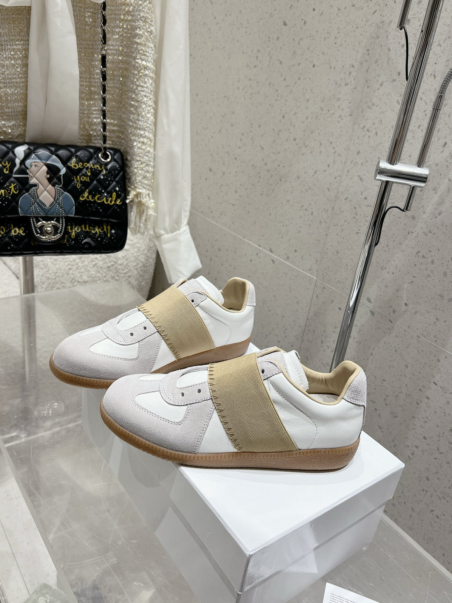 Shoe Maison Margiela Shoes — 54c13751 angle 1