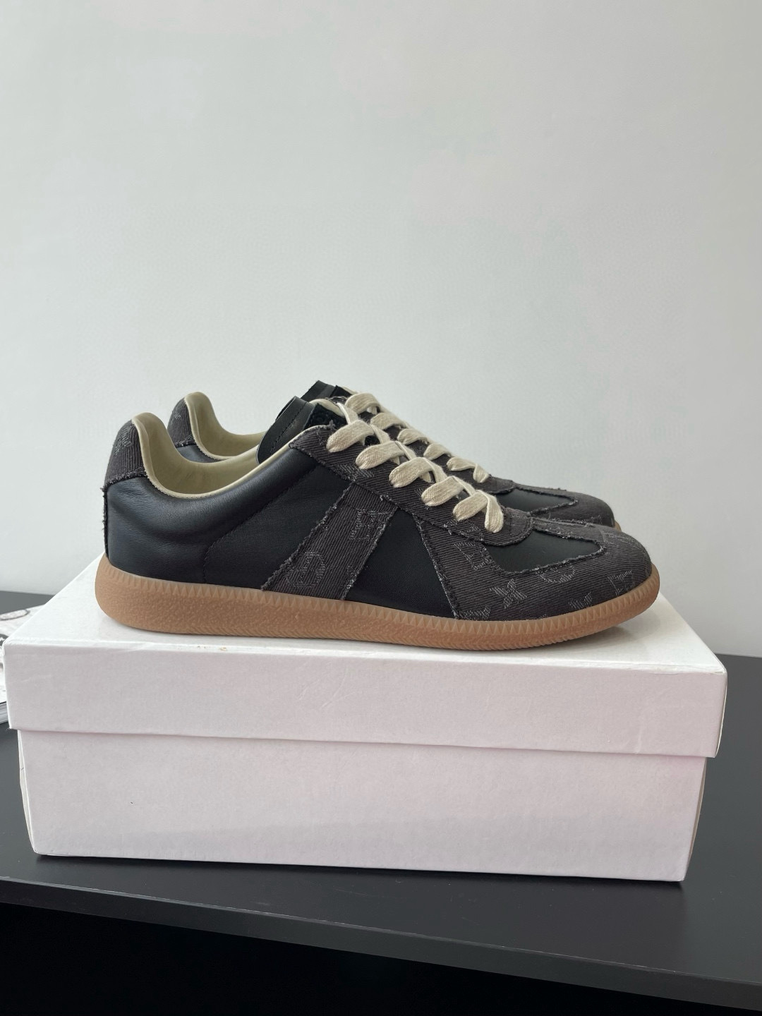 Shoe Maison Margiela Shoes — f96f25ca angle 1