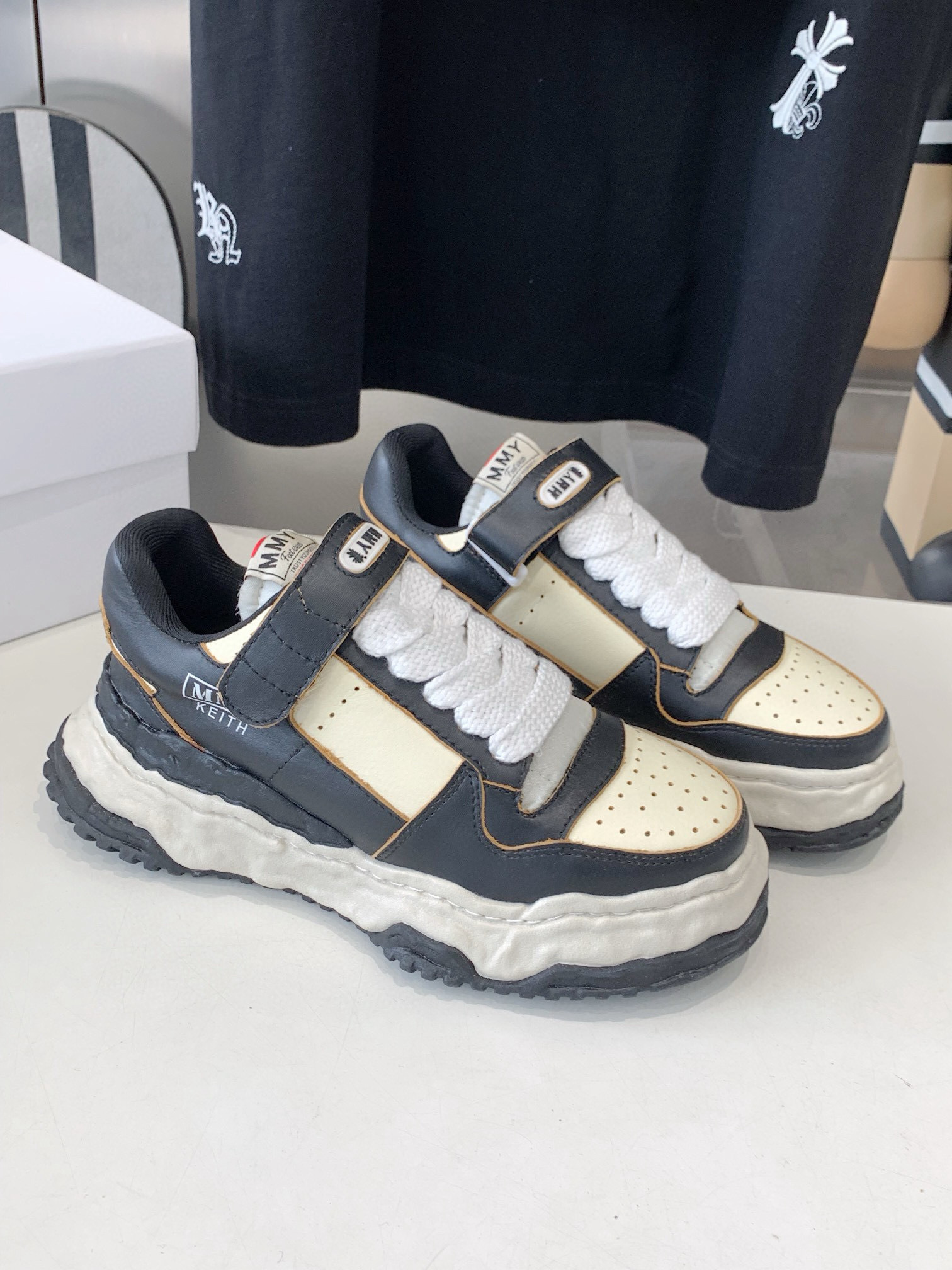 Shoe Maison MIHARA — 1126b243 angle 1