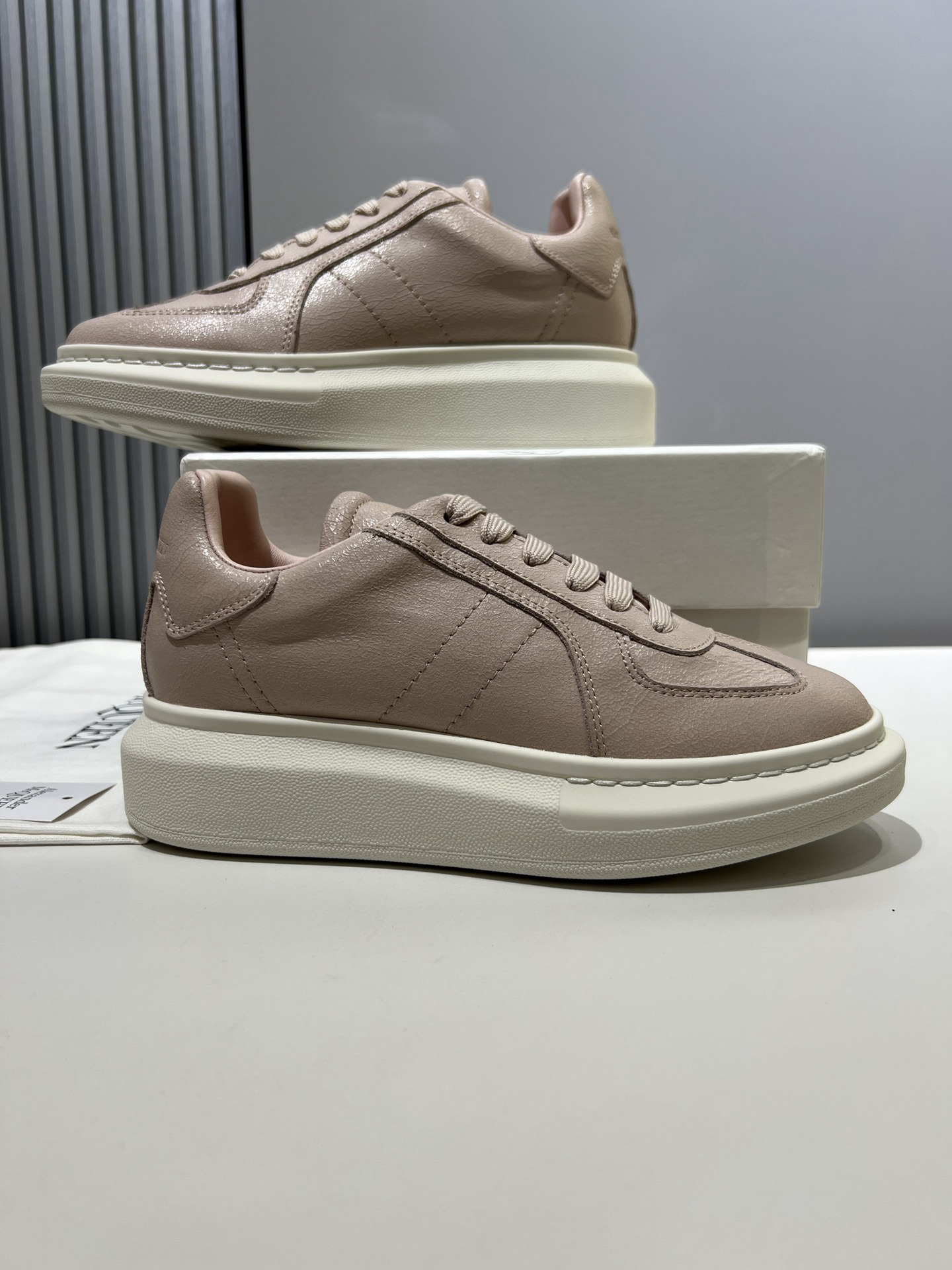 Shoe McQueen shoe — 13fd5235 angle 1
