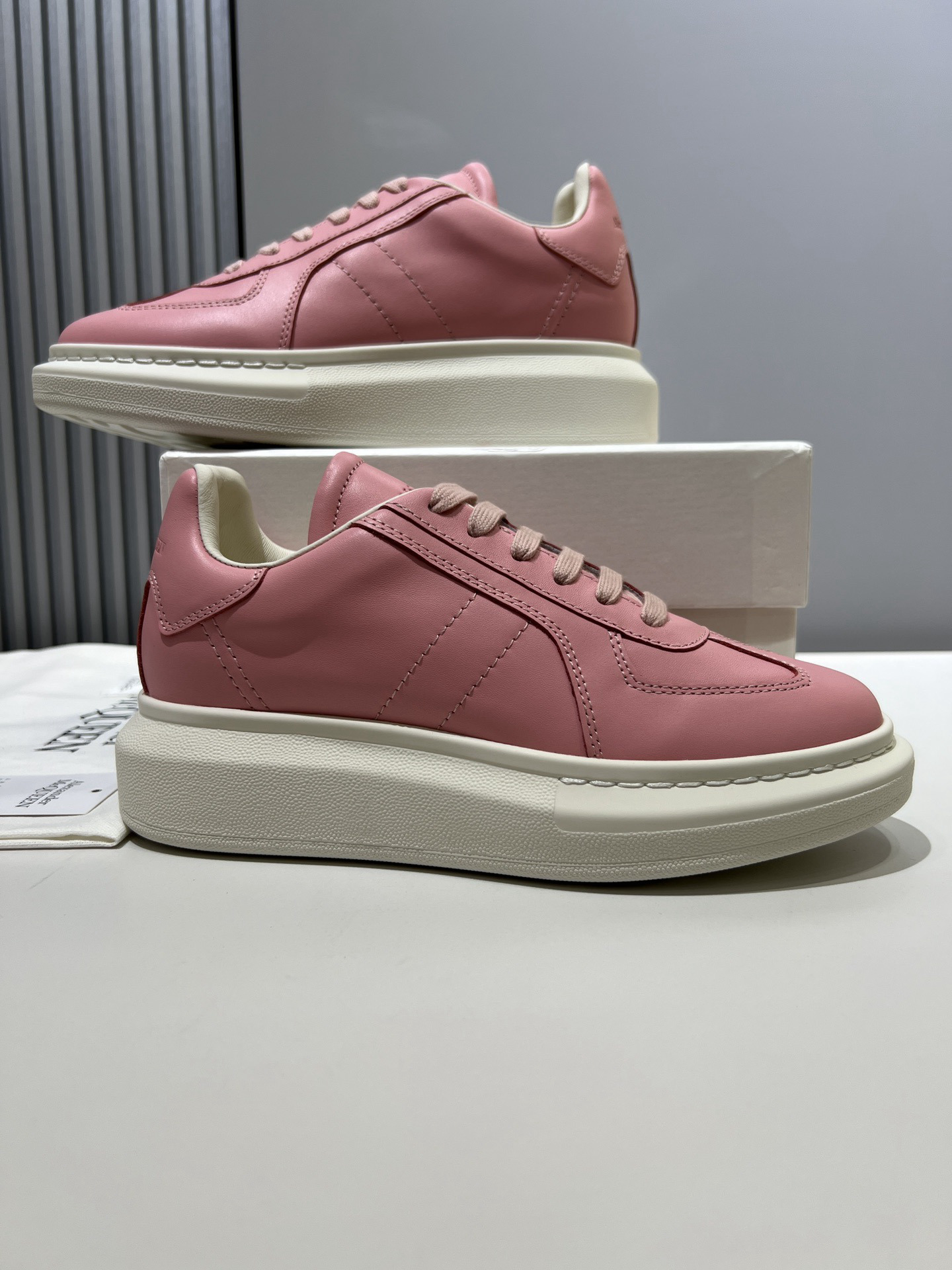 Shoe McQueen shoe — 1797deca angle 1