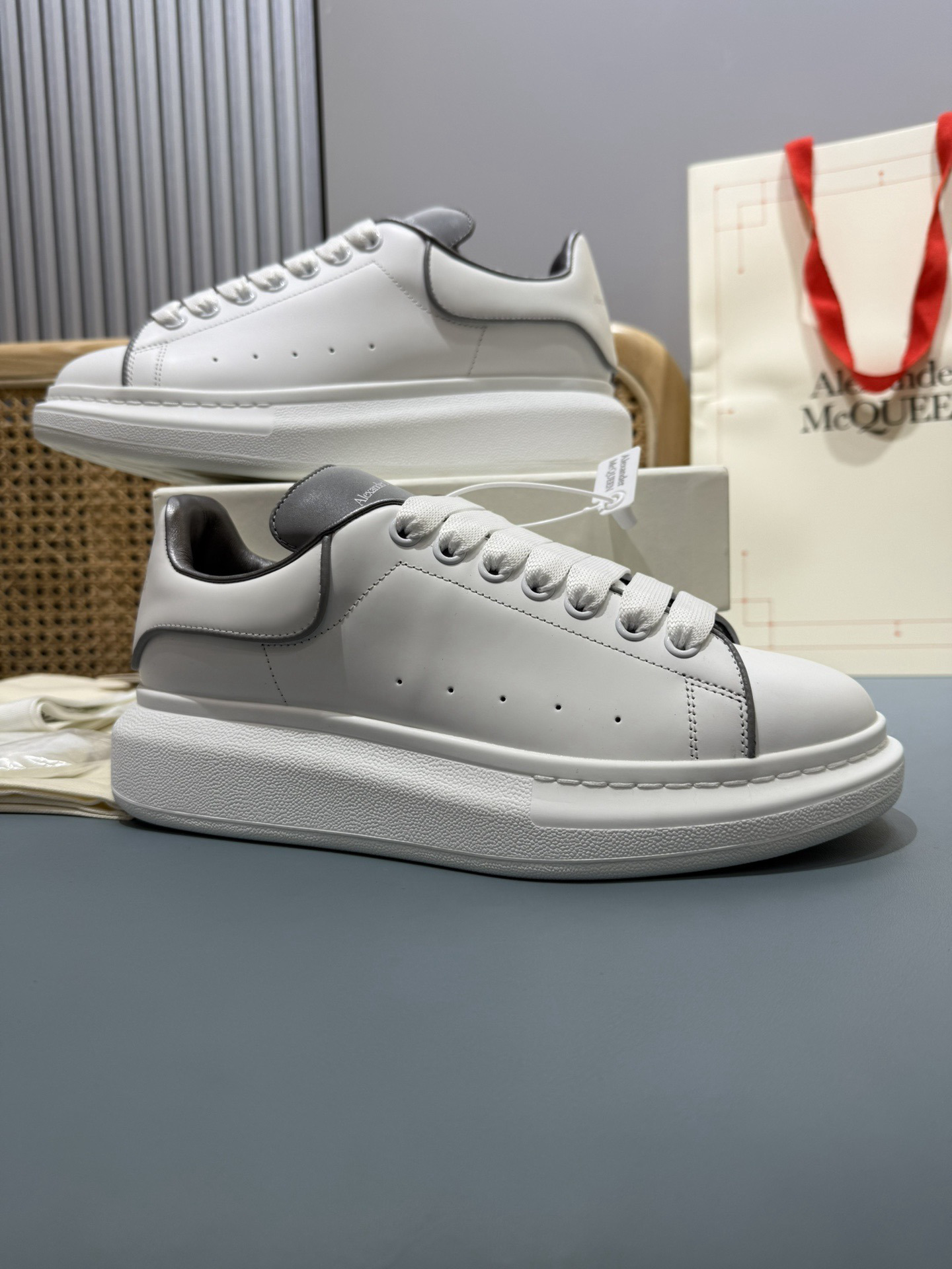 Shoe McQueen shoe — 511b8960 angle 1