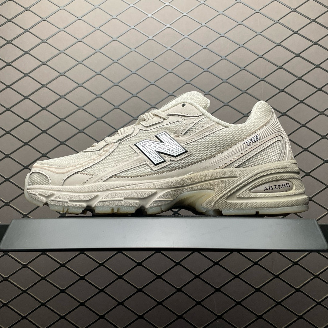 Shoe New Balance sneakers — a3646343 angle 1