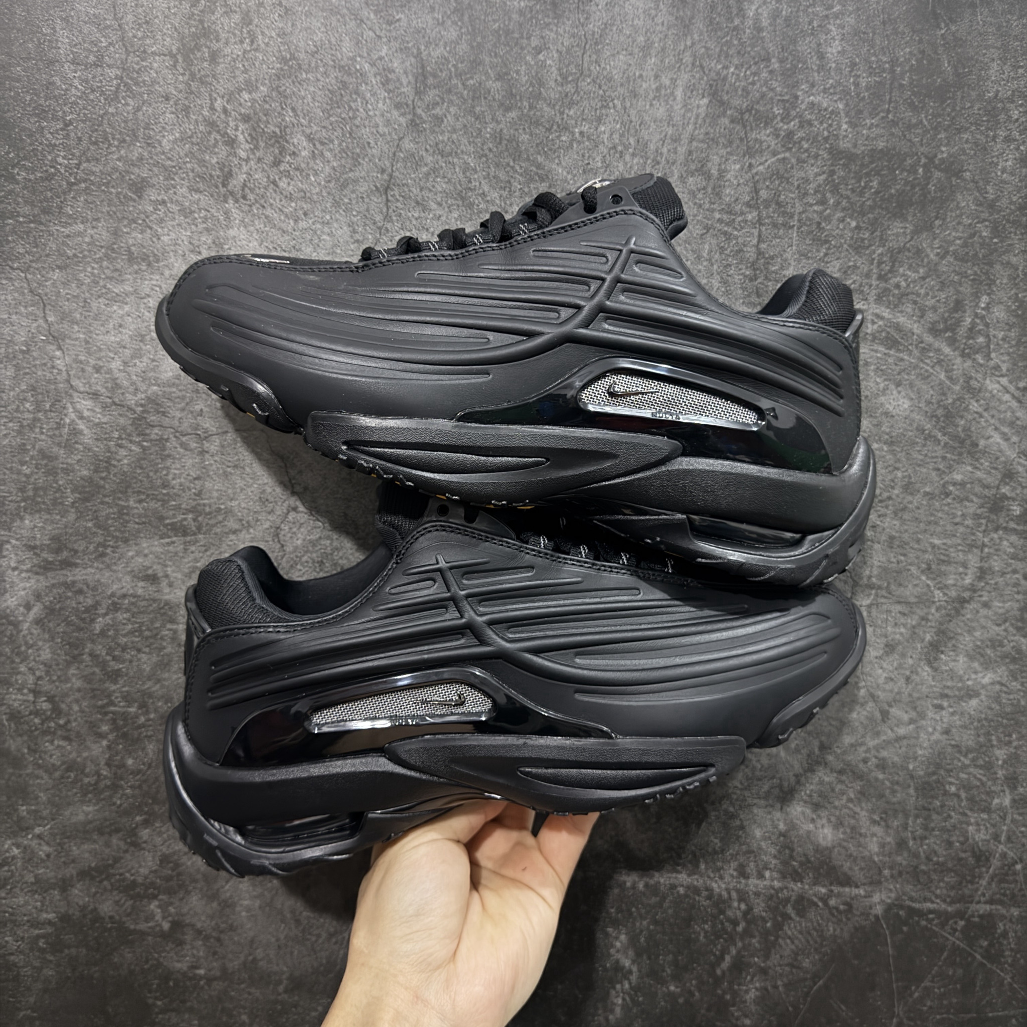 Shoe Nike Shoes — eb122106 angle 1