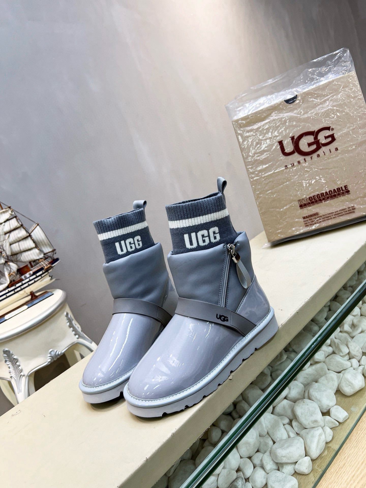 Shoe Ugg series — 42d2b13a angle 1