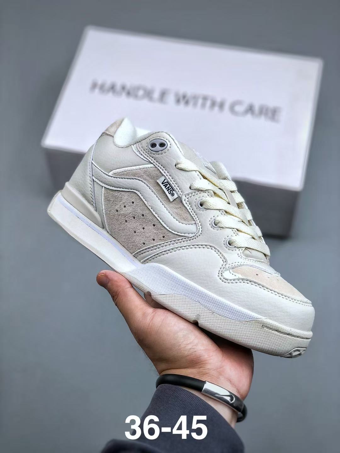 Shoe Vans Old Skool shoes — 0fe5db79 angle 1
