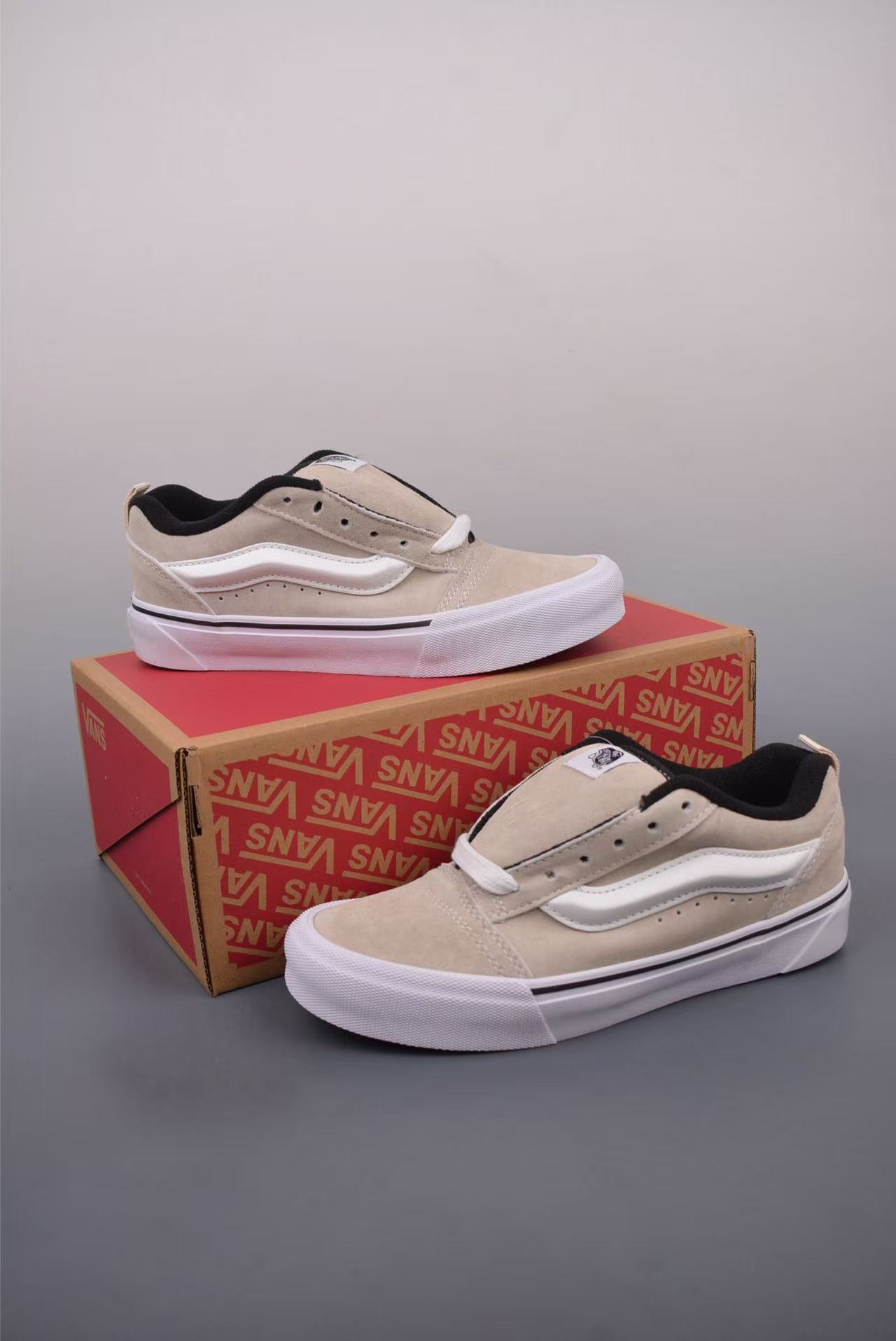 Shoe Vans Old Skool shoes — 631e58bf angle 1