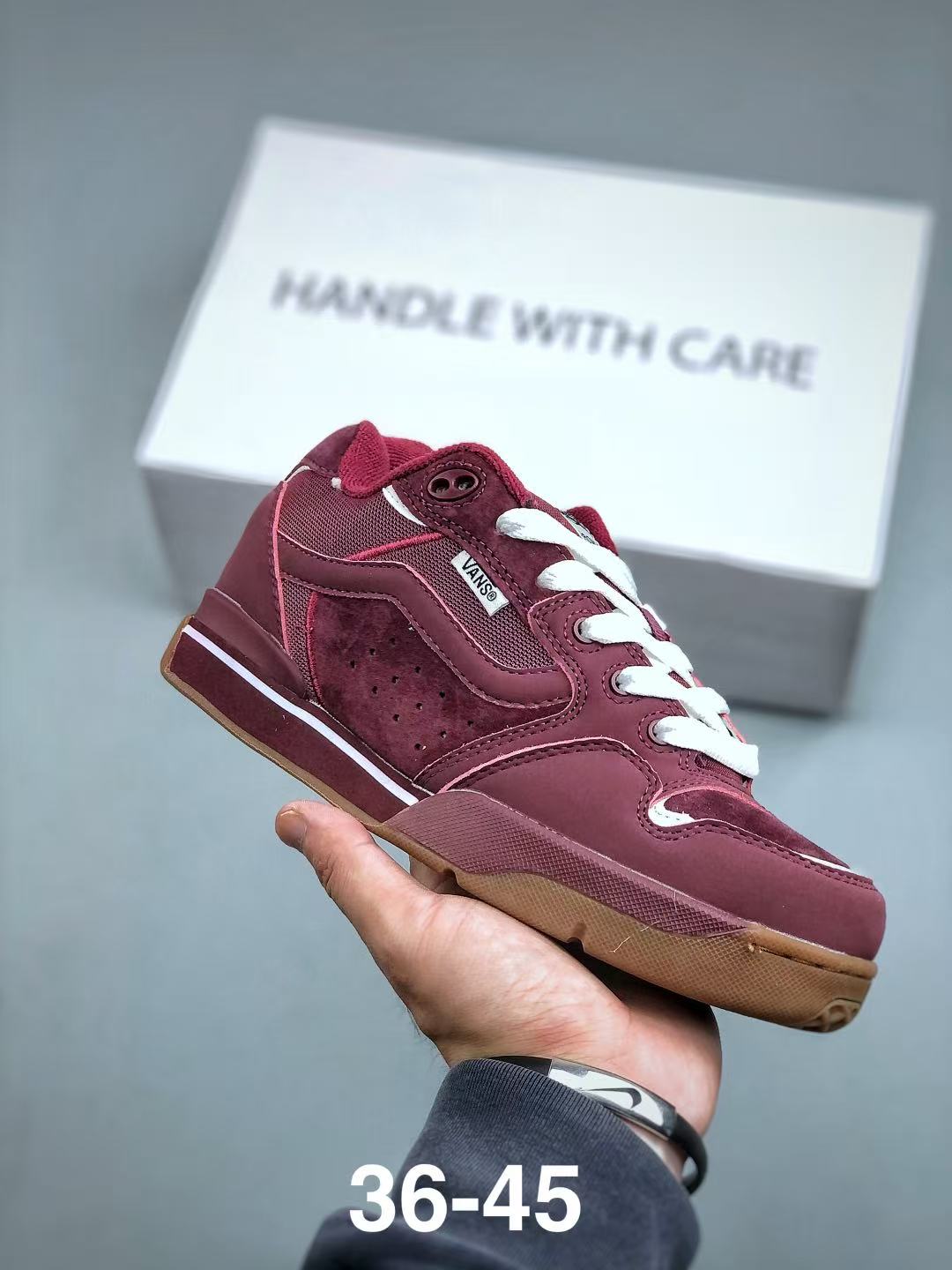 Shoe Vans Old Skool shoes — 738b9859 angle 1