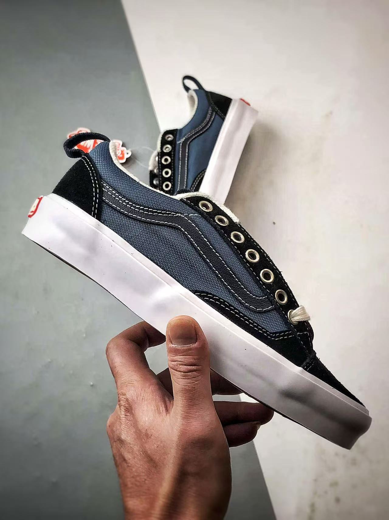 Shoe Vans Old Skool shoes — c179d39d angle 1