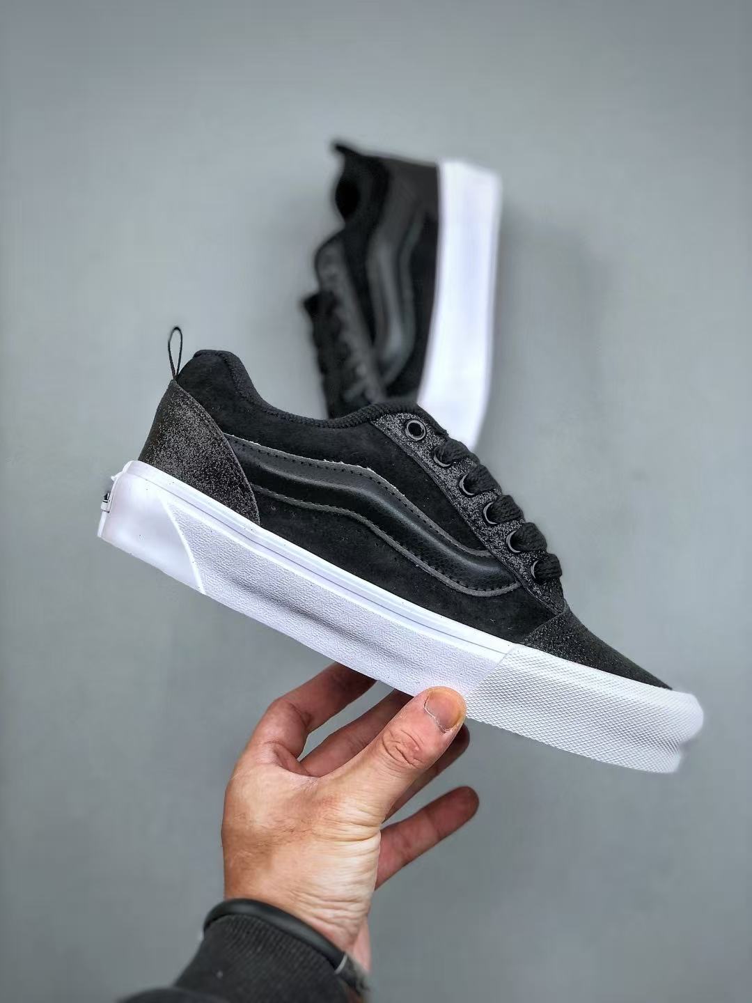 Shoe Vans Old Skool shoes — ee629e3b angle 1